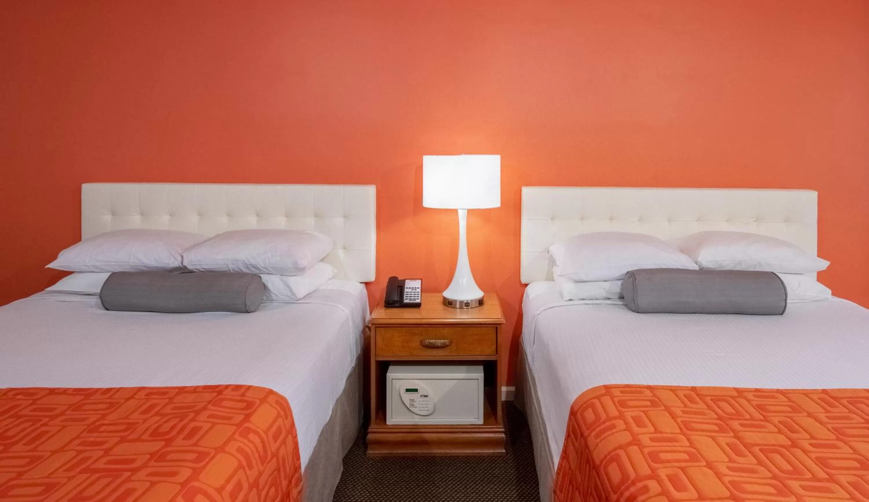 Bed in Howard Johnson by Wyndham Atlantic City