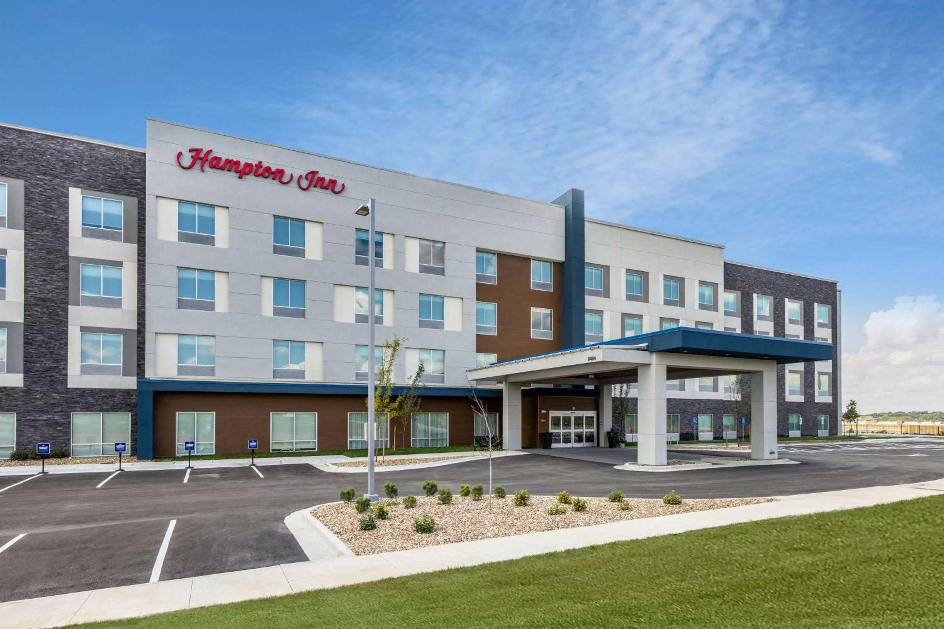 Property building in Hampton Inn Kansas City Southeast, Mo