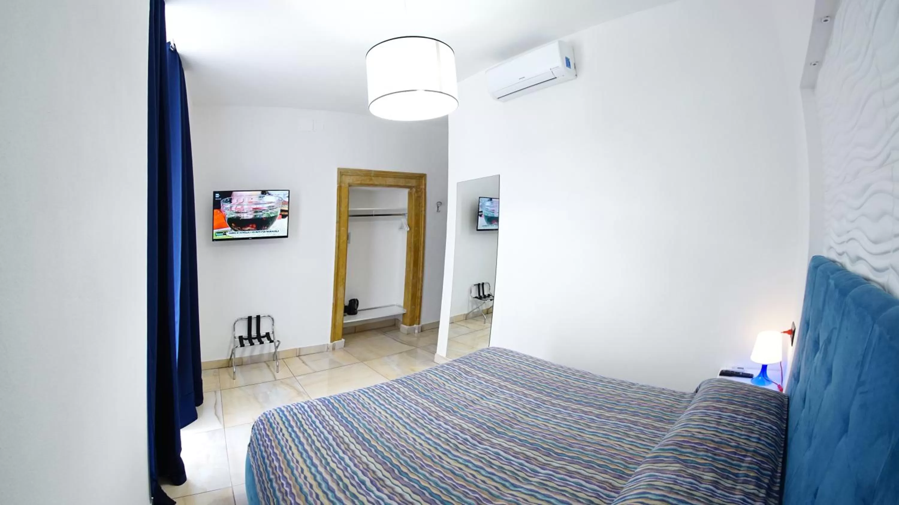 Bedroom, Bed in Beverello Suite