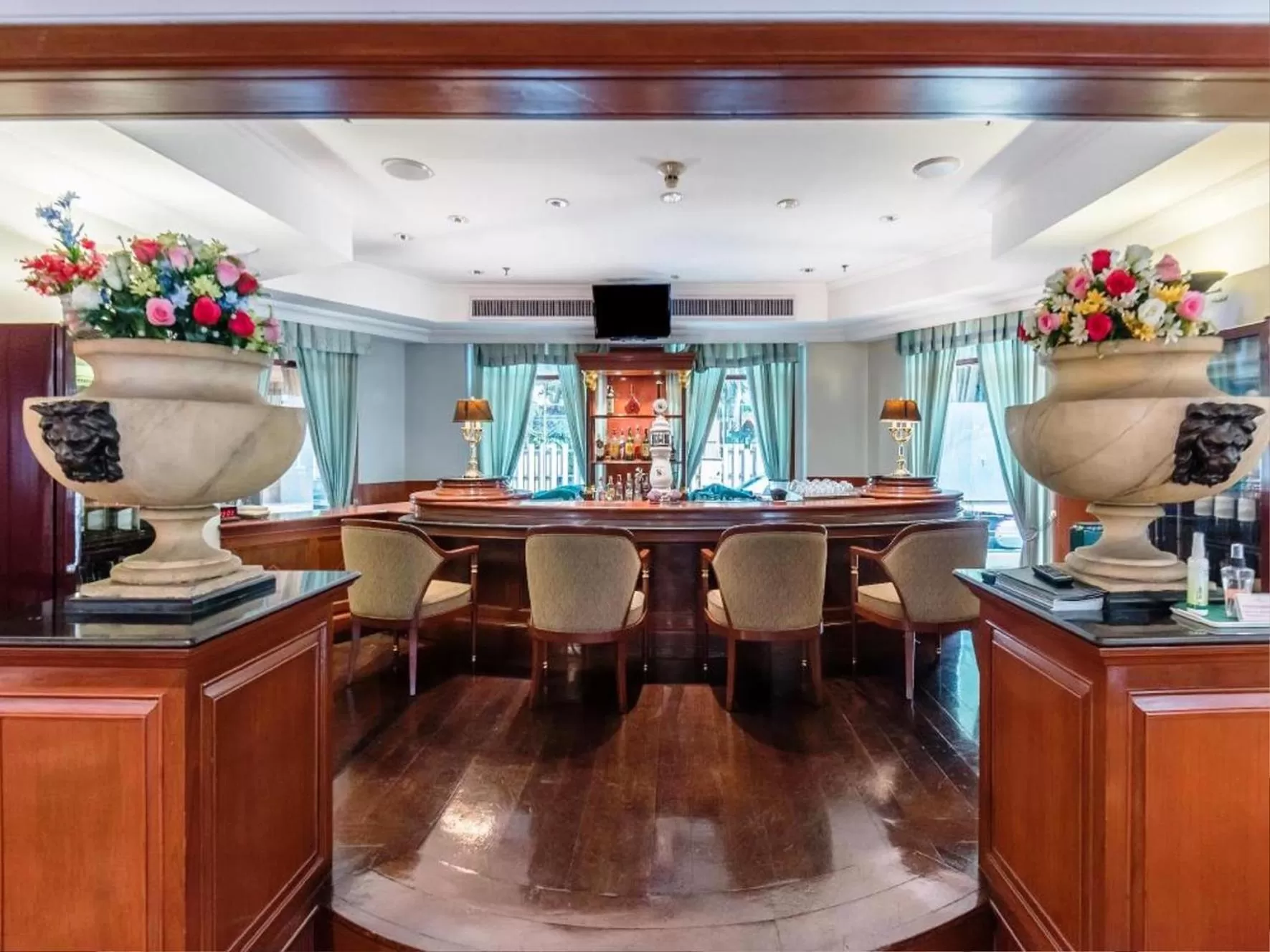 Lounge or bar in Evergreen Laurel Hotel Bangkok