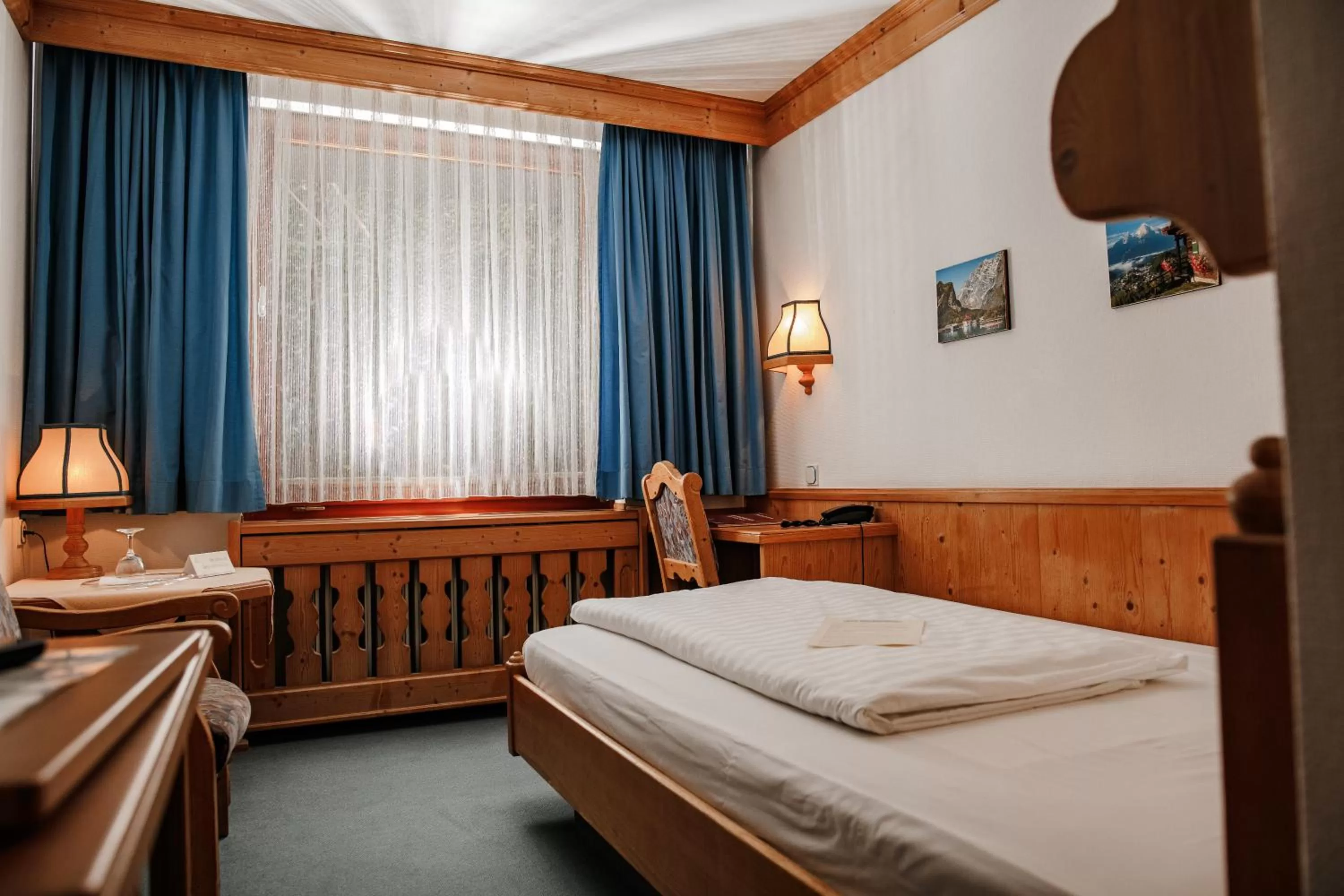 Bed in Hotel Vier Jahreszeiten