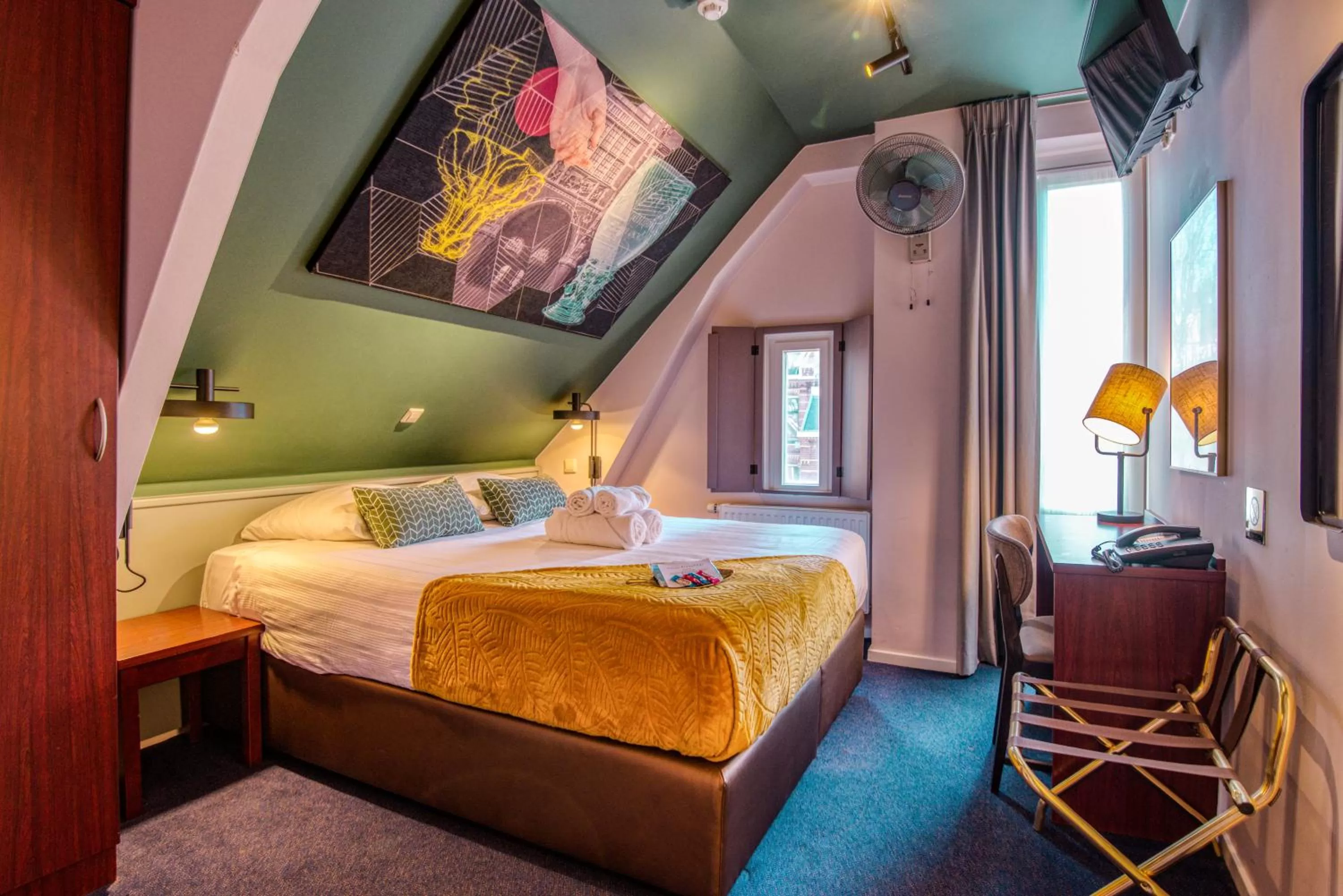 Bedroom, Bed in Hotel Alexander