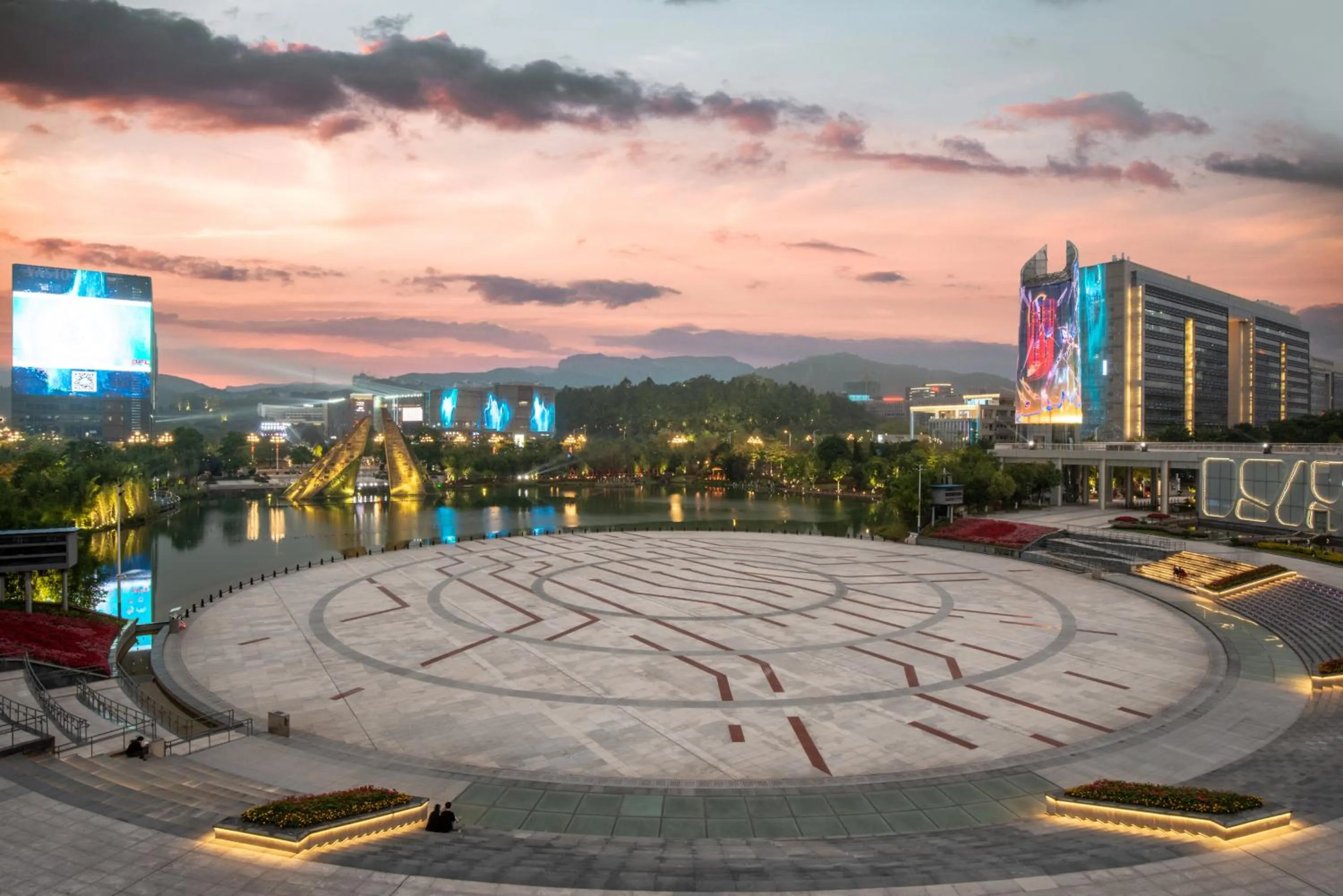 Nearby landmark in Junluxe Hotel Guangzhou Science City-Free Shuttle Bus Service to Guangzhou Canton Fair