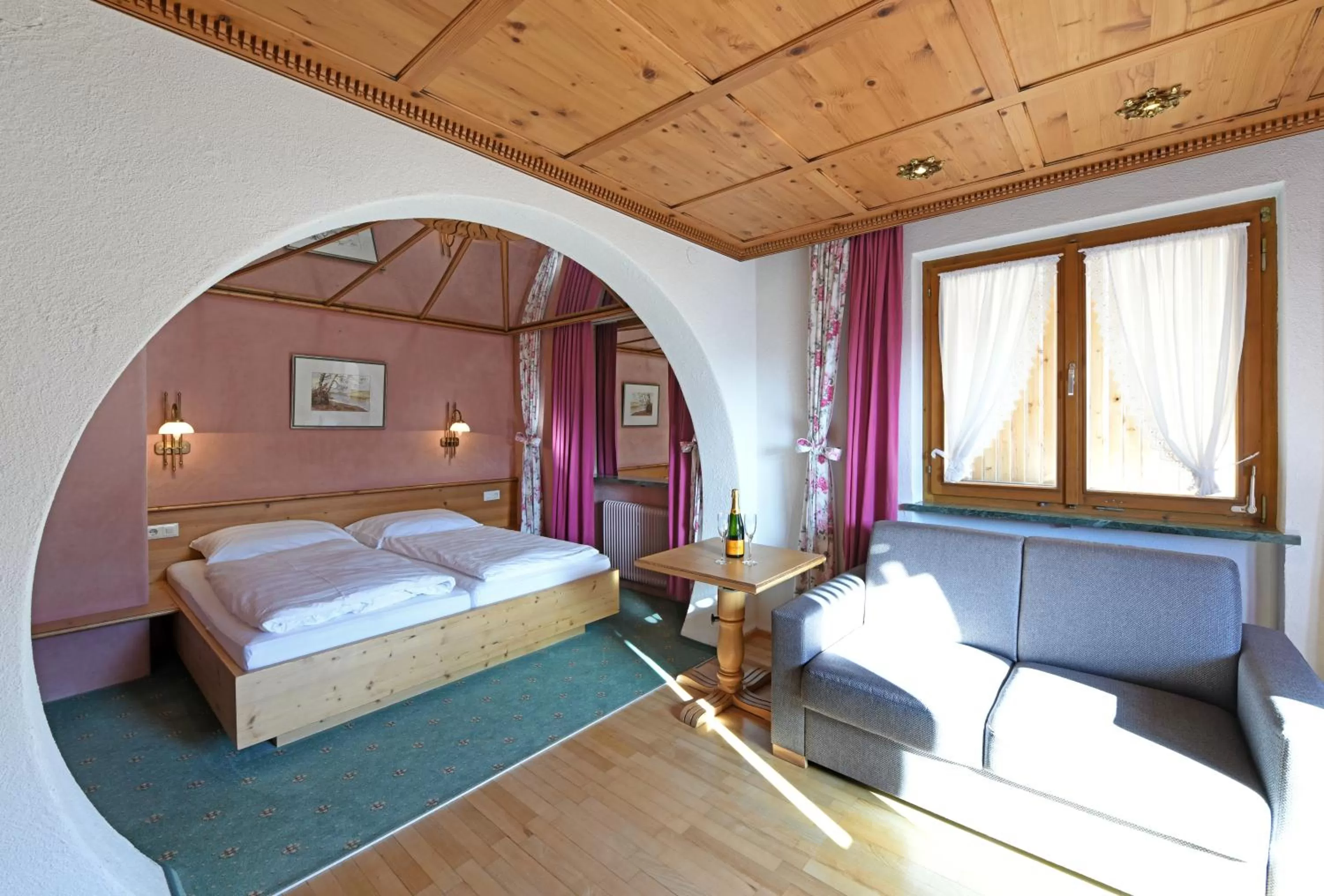 Photo of the whole room, Bed in Hotel St Hubertus