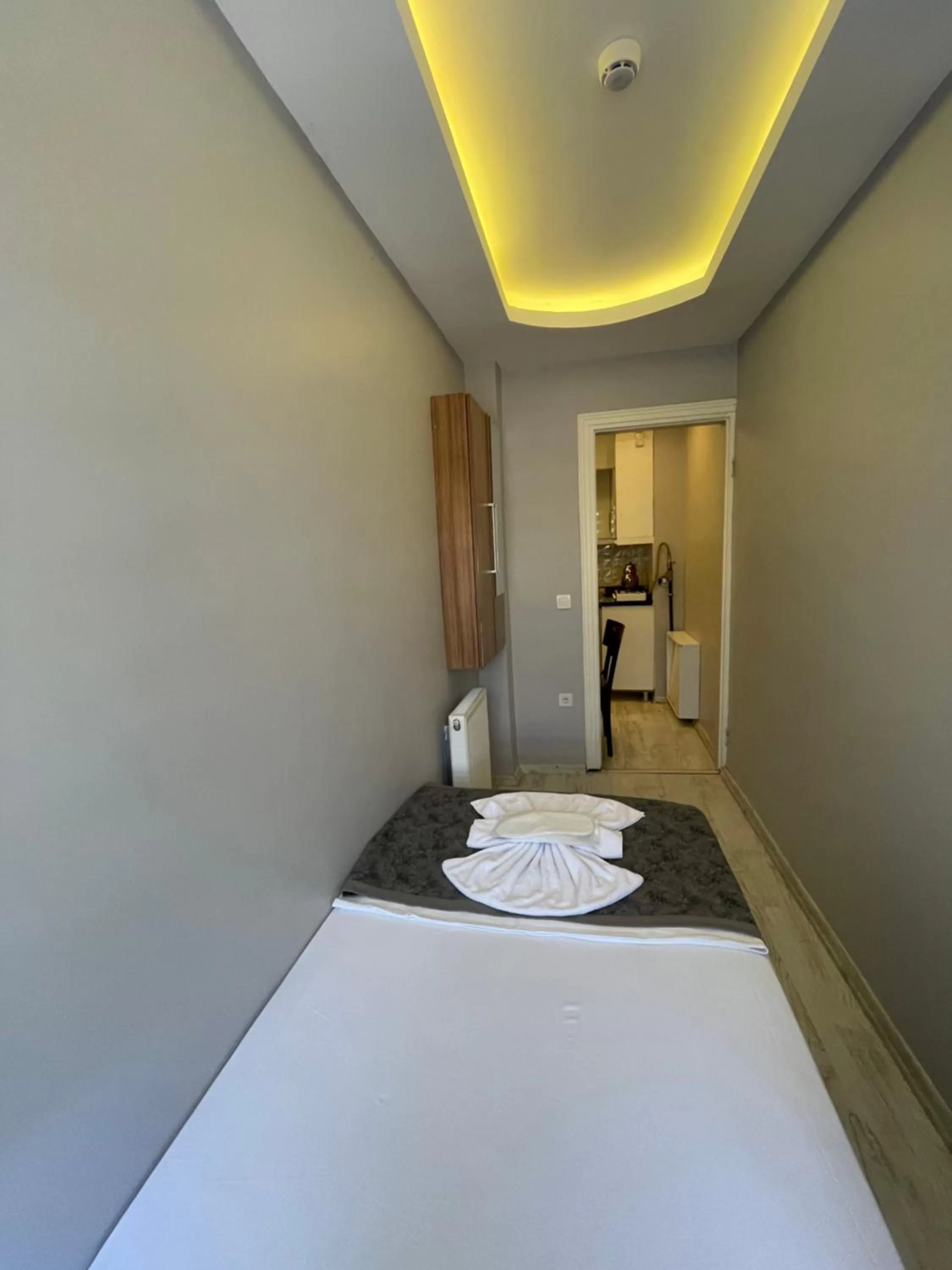 Bedroom, Bed in Arat Apartments