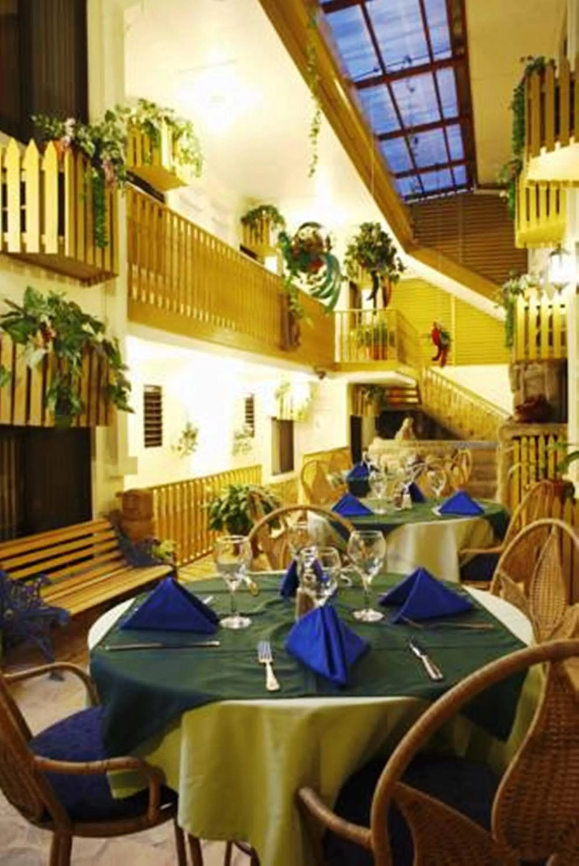 Restaurant/places to eat in Adventure Inn