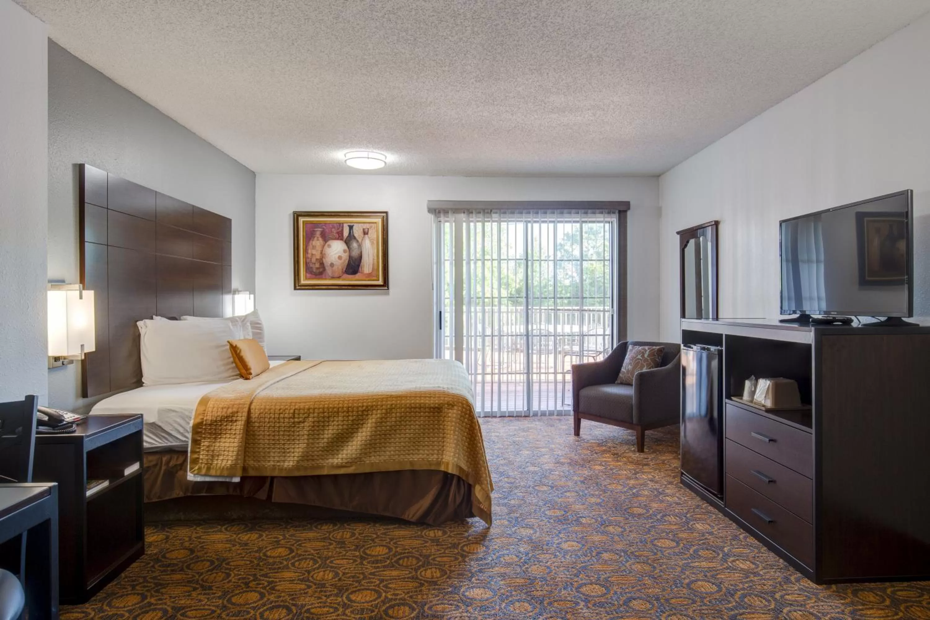 Deluxe Double Room with Balcony in Southern Oaks Inn