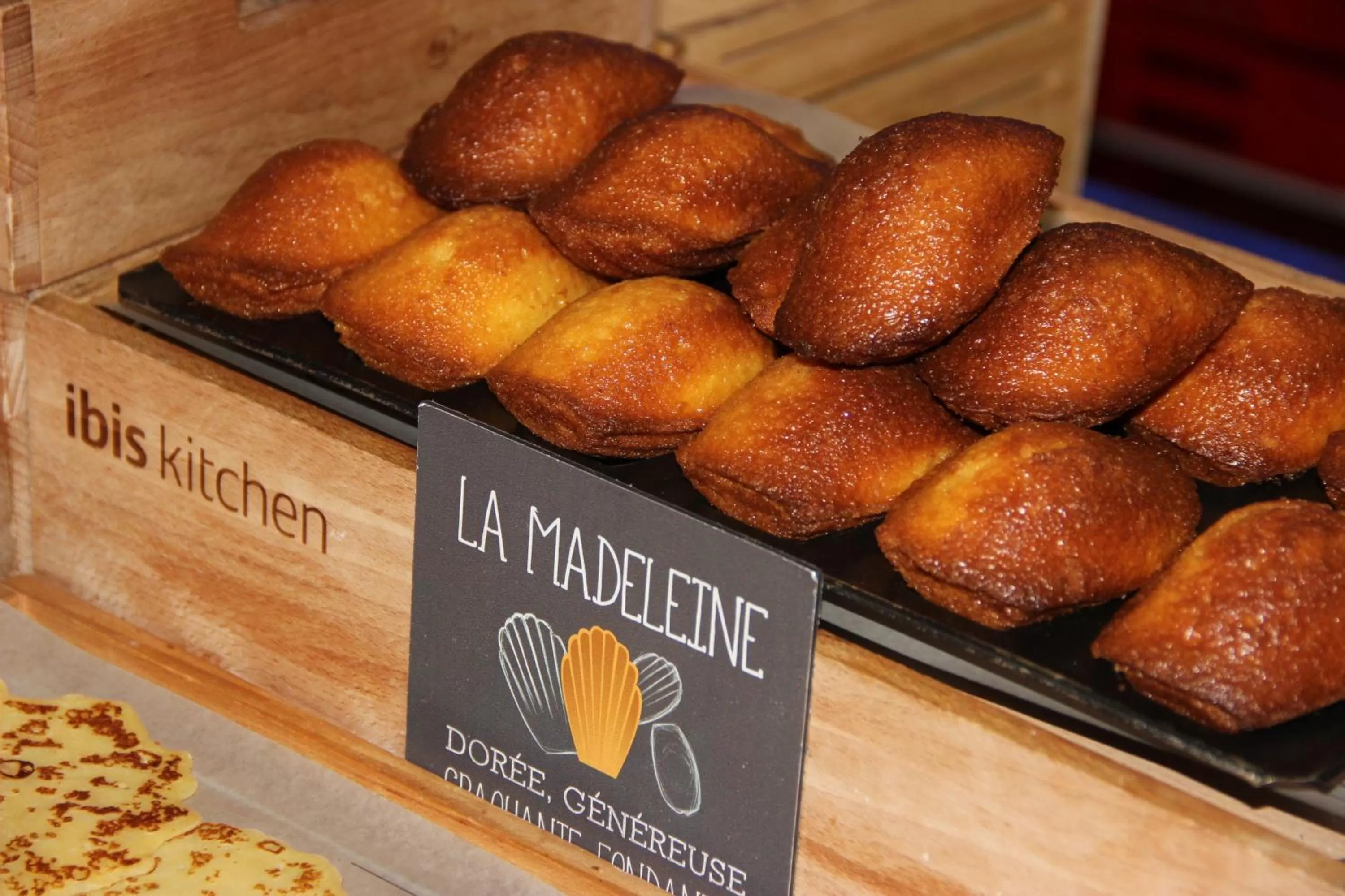 Buffet breakfast in ibis Avignon Centre Gare