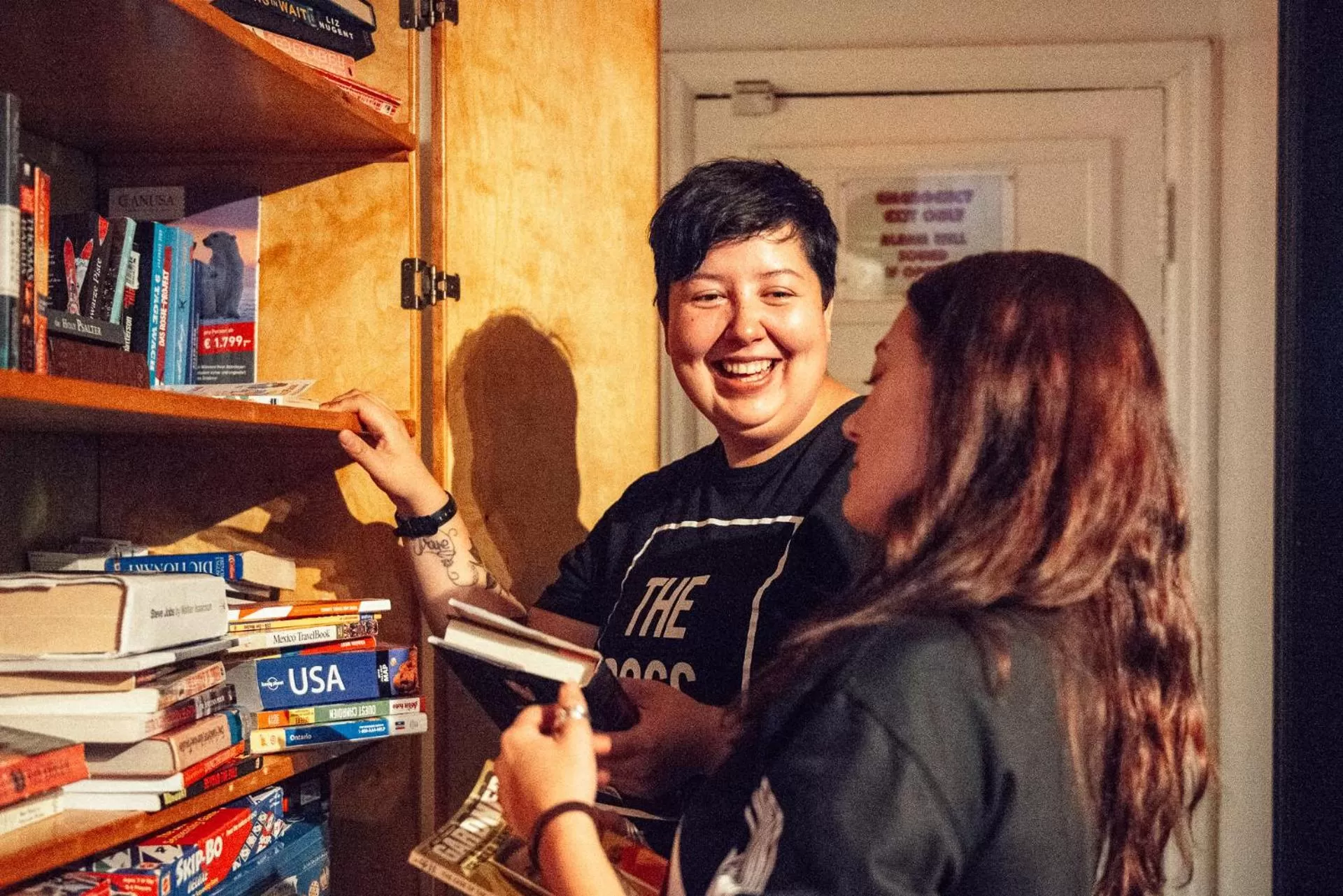 Staff in Ocean Island Inn | Backpackers | Suites