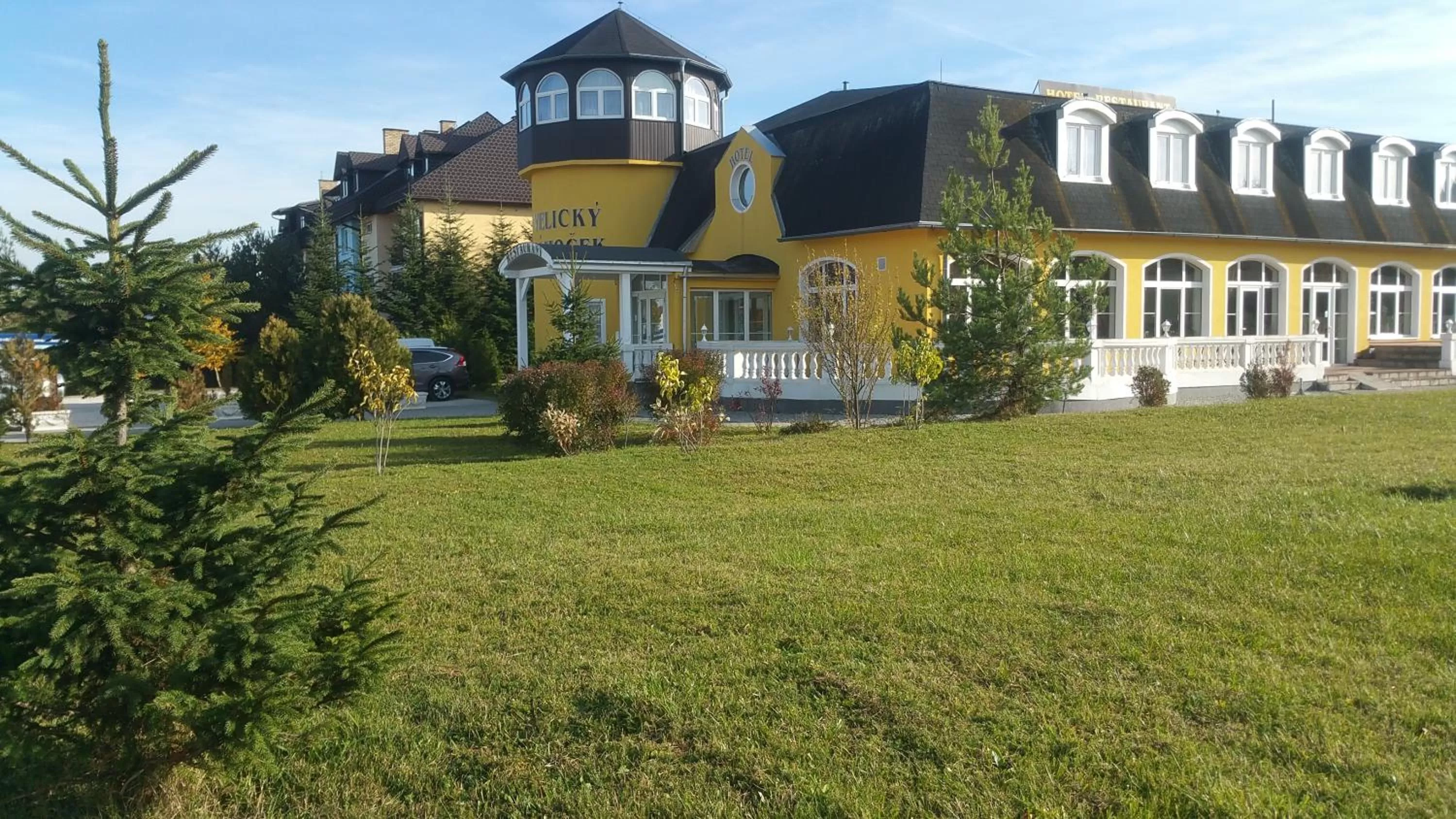 Garden view in Simple Pension Velický Zámoček