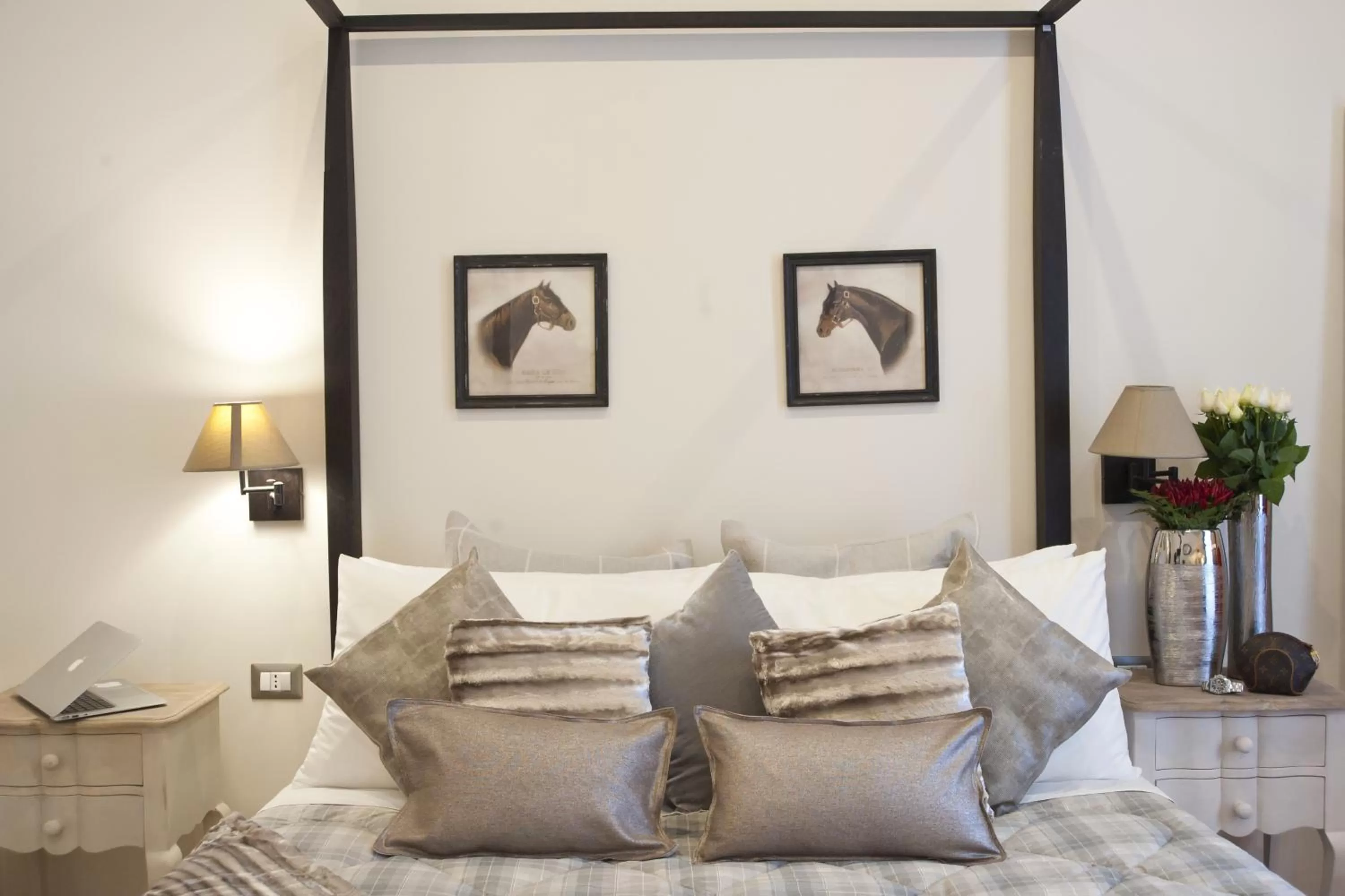 Day in Town House 62