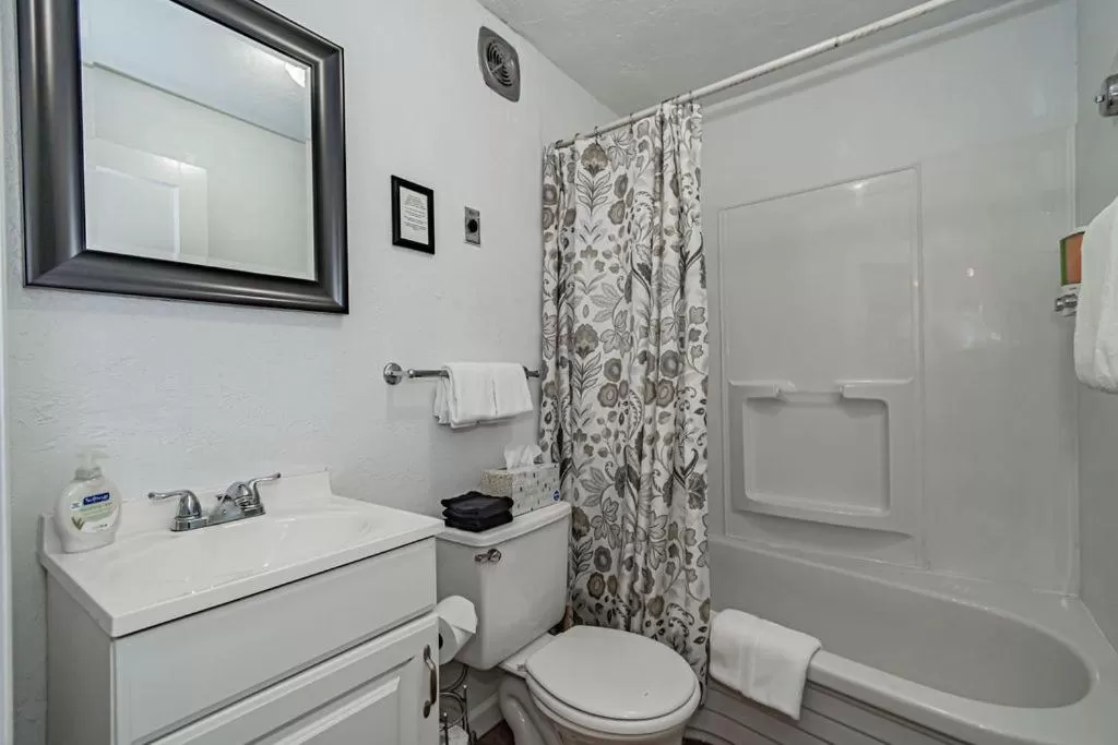 Bathroom in Suites of Lava Hot Springs