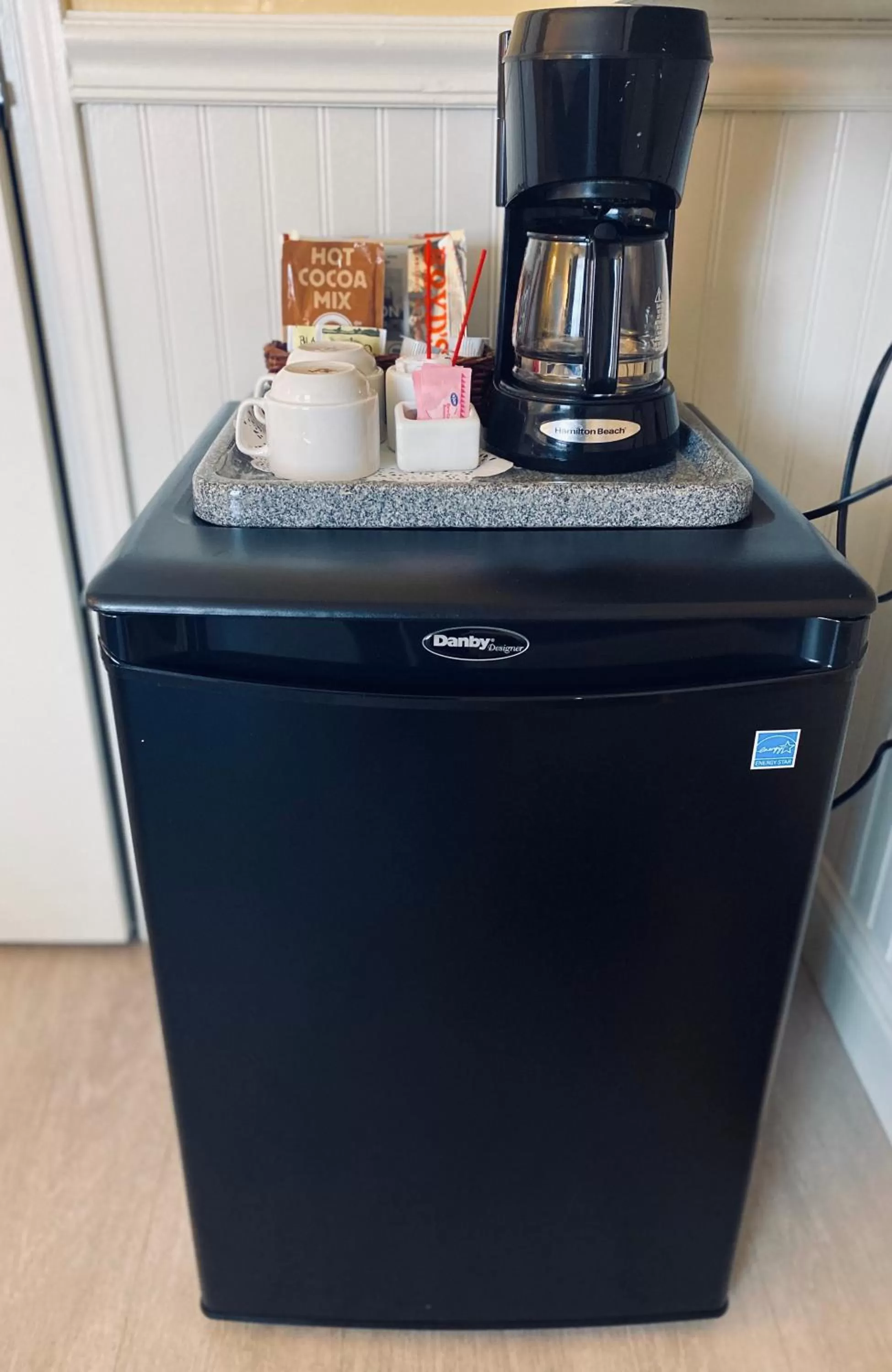 Coffee/tea facilities in Monterey Bay Lodge