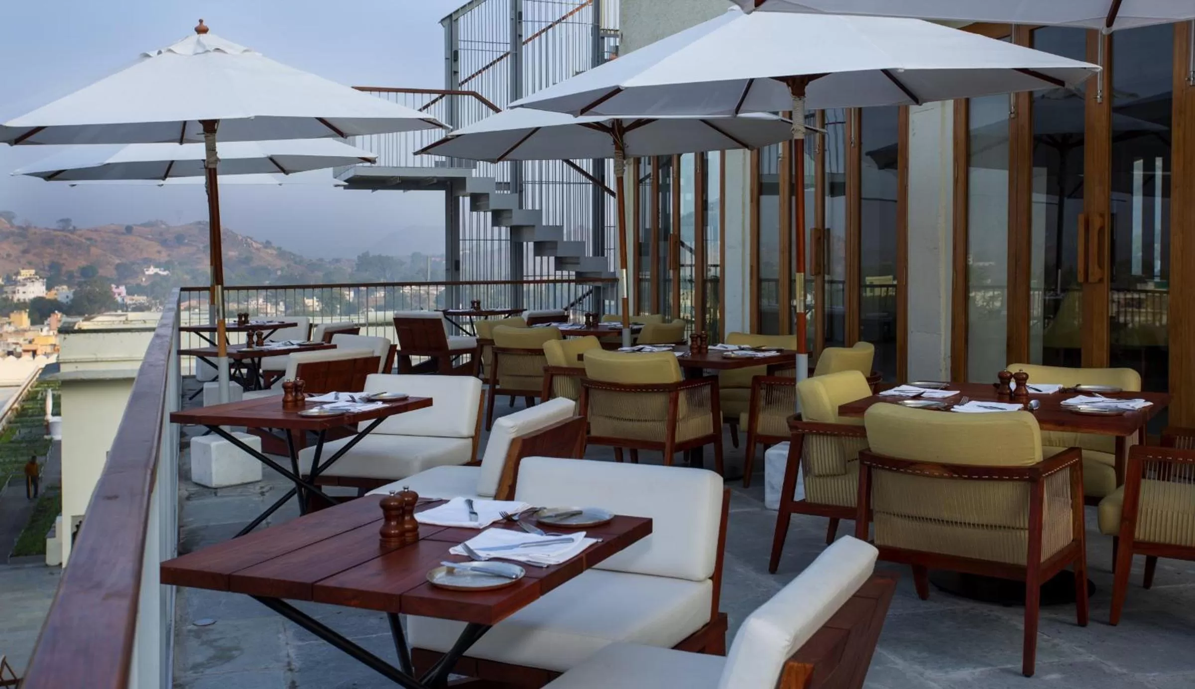 Restaurant/places to eat in RAAS Devigarh