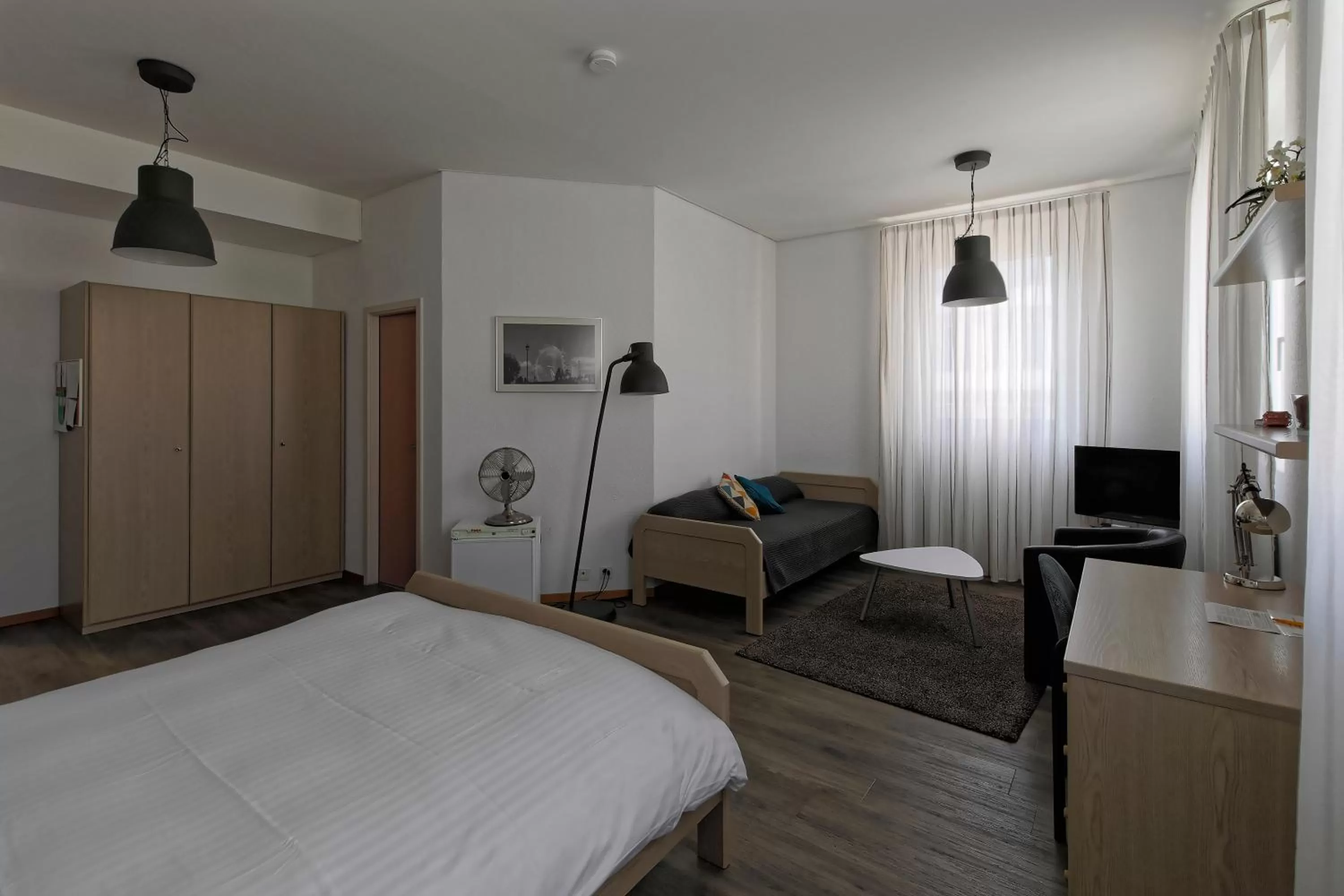 Photo of the whole room, Bed in Les Chambres du CTN