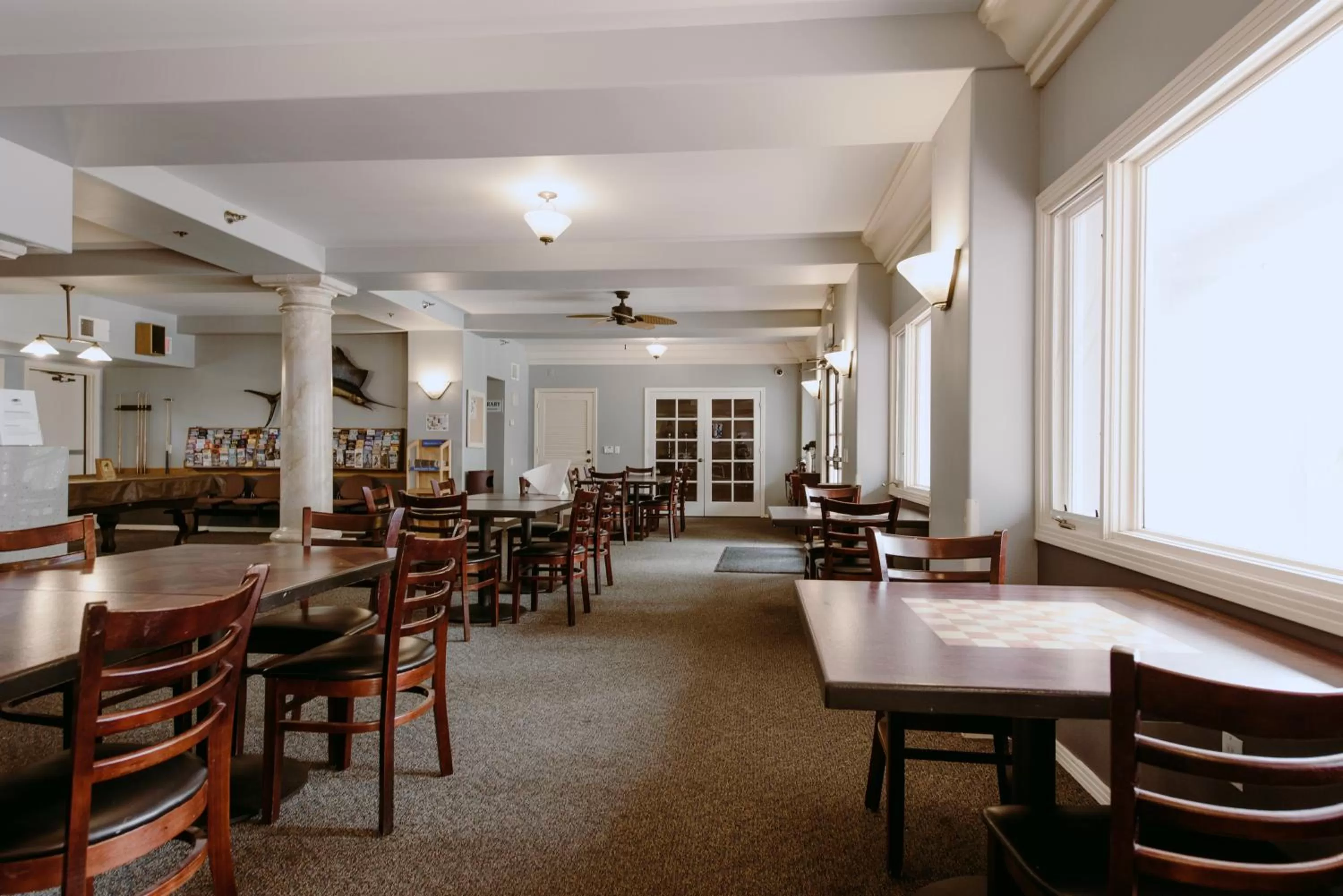 Communal lounge/ TV room in Tamarack Beach Hotel