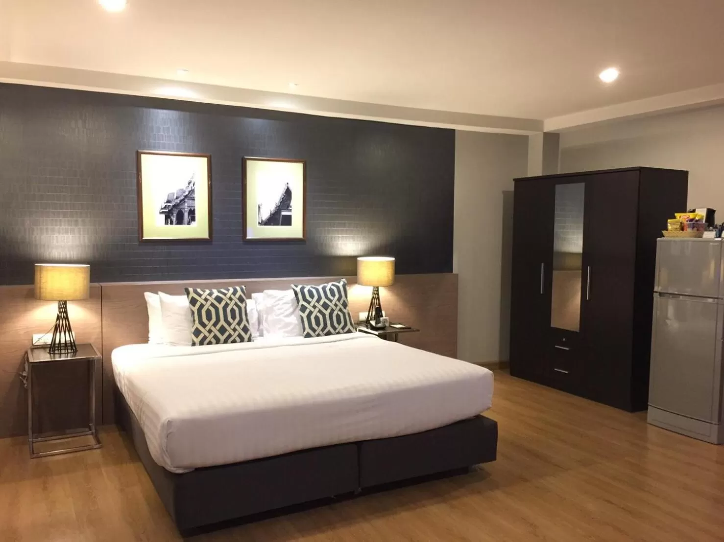 Bed in Alt Hotel Nana by UHG