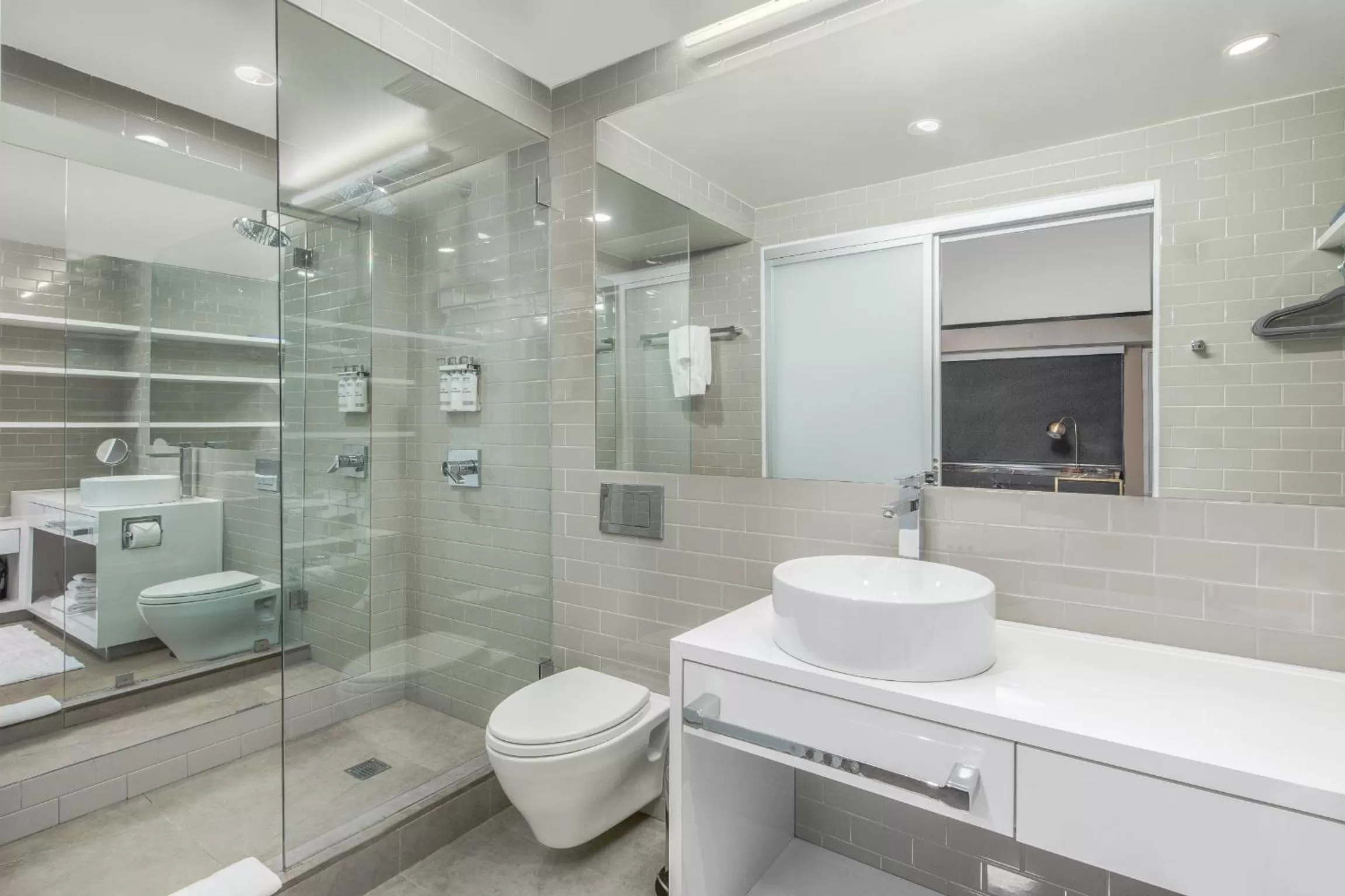 Bathroom in Cachet Boutique Hotel NYC