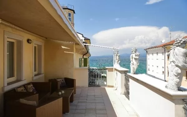 Balcony/Terrace in Classique