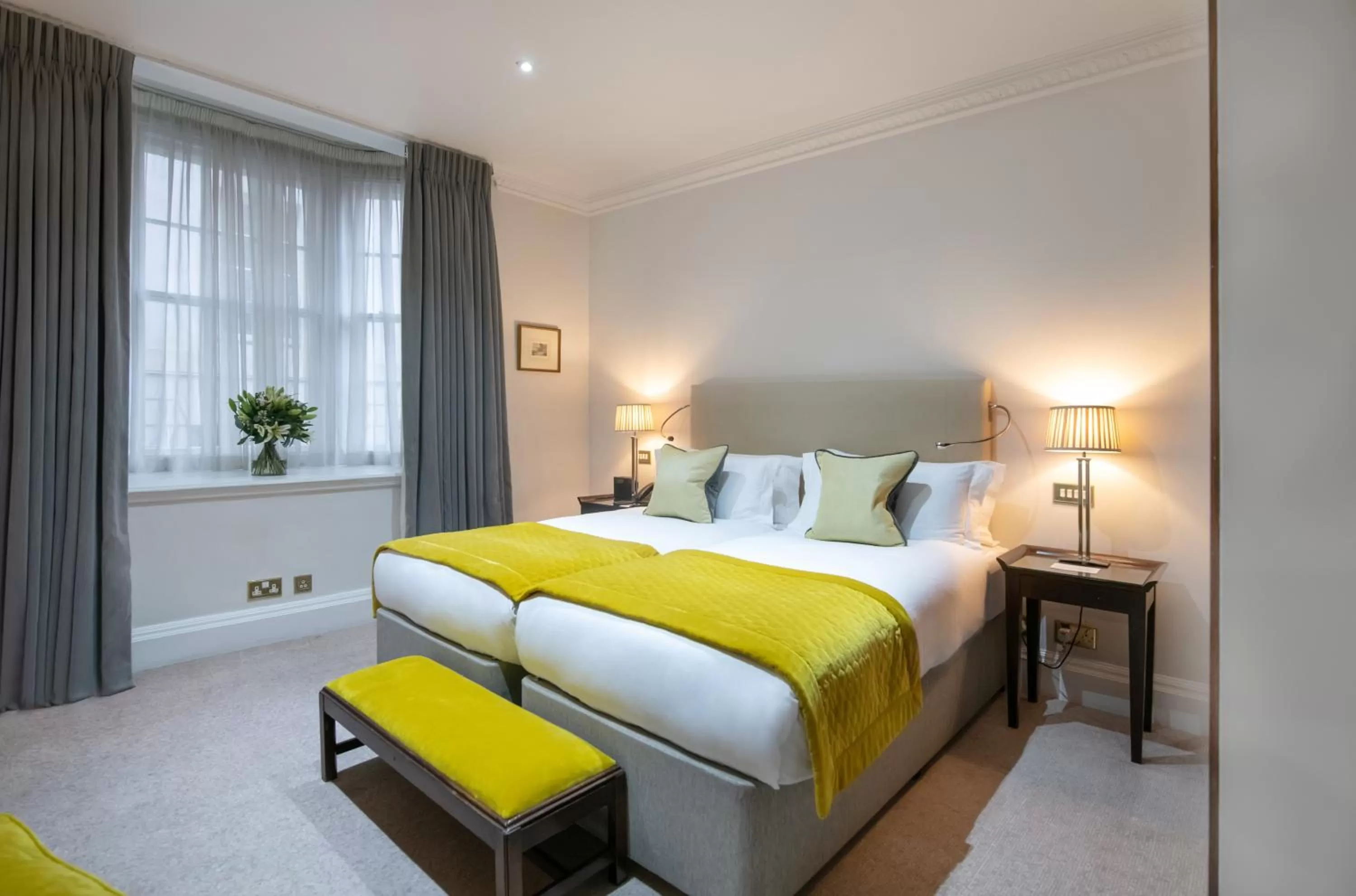 Bedroom, Bed in Dukes London