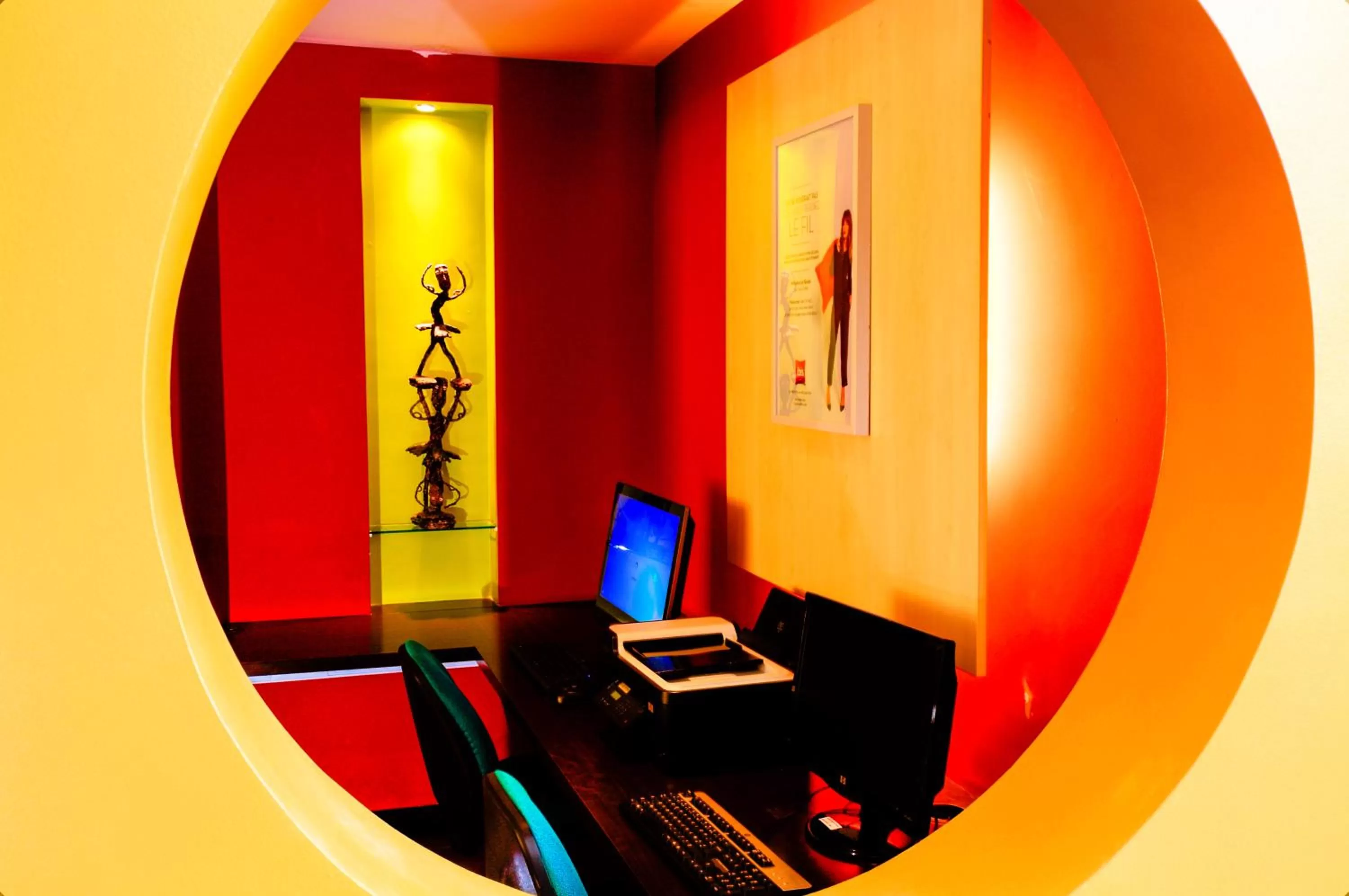 TV and multimedia in Ibis Cotonou