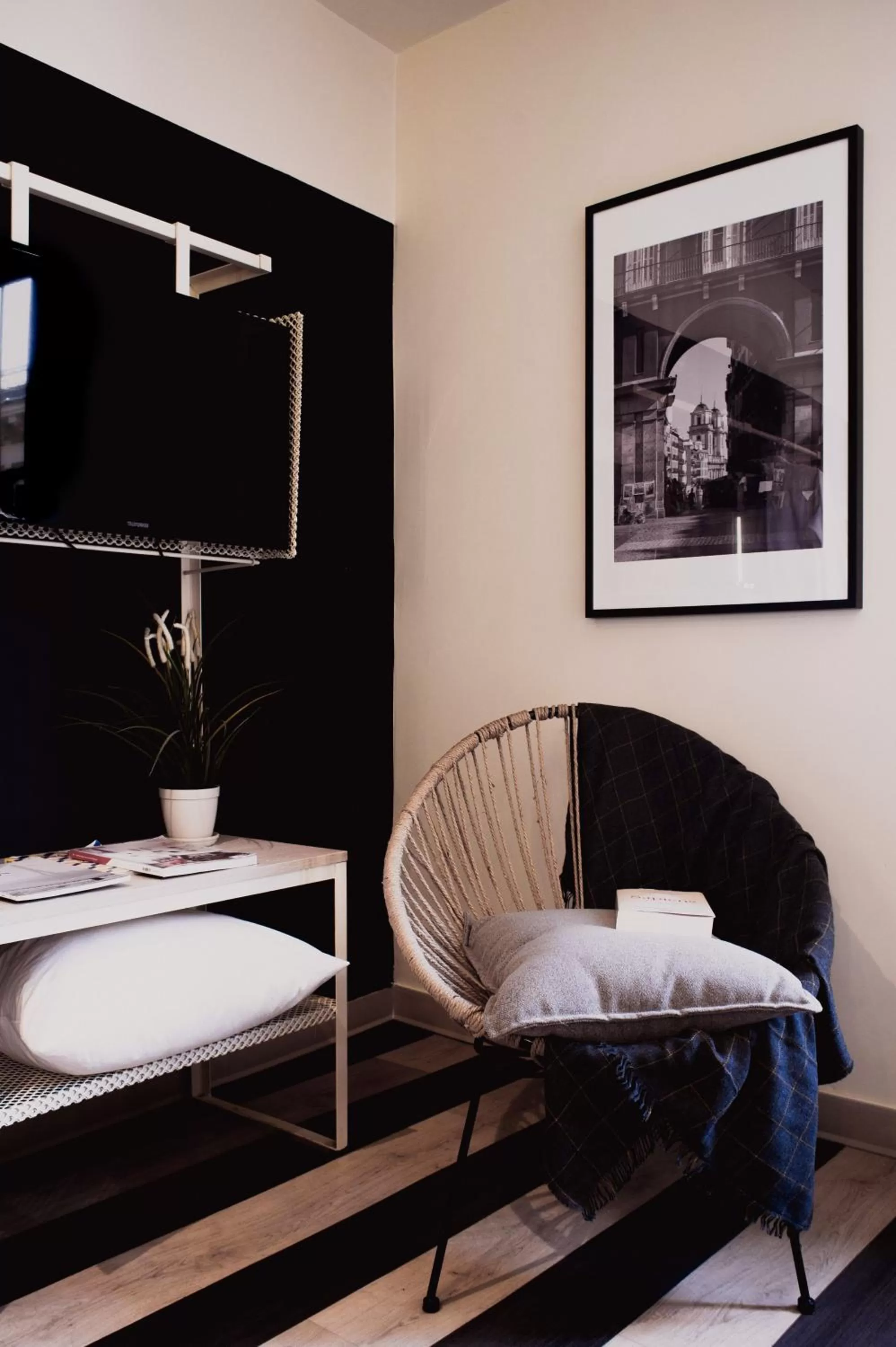 TV and multimedia in room Select Sol