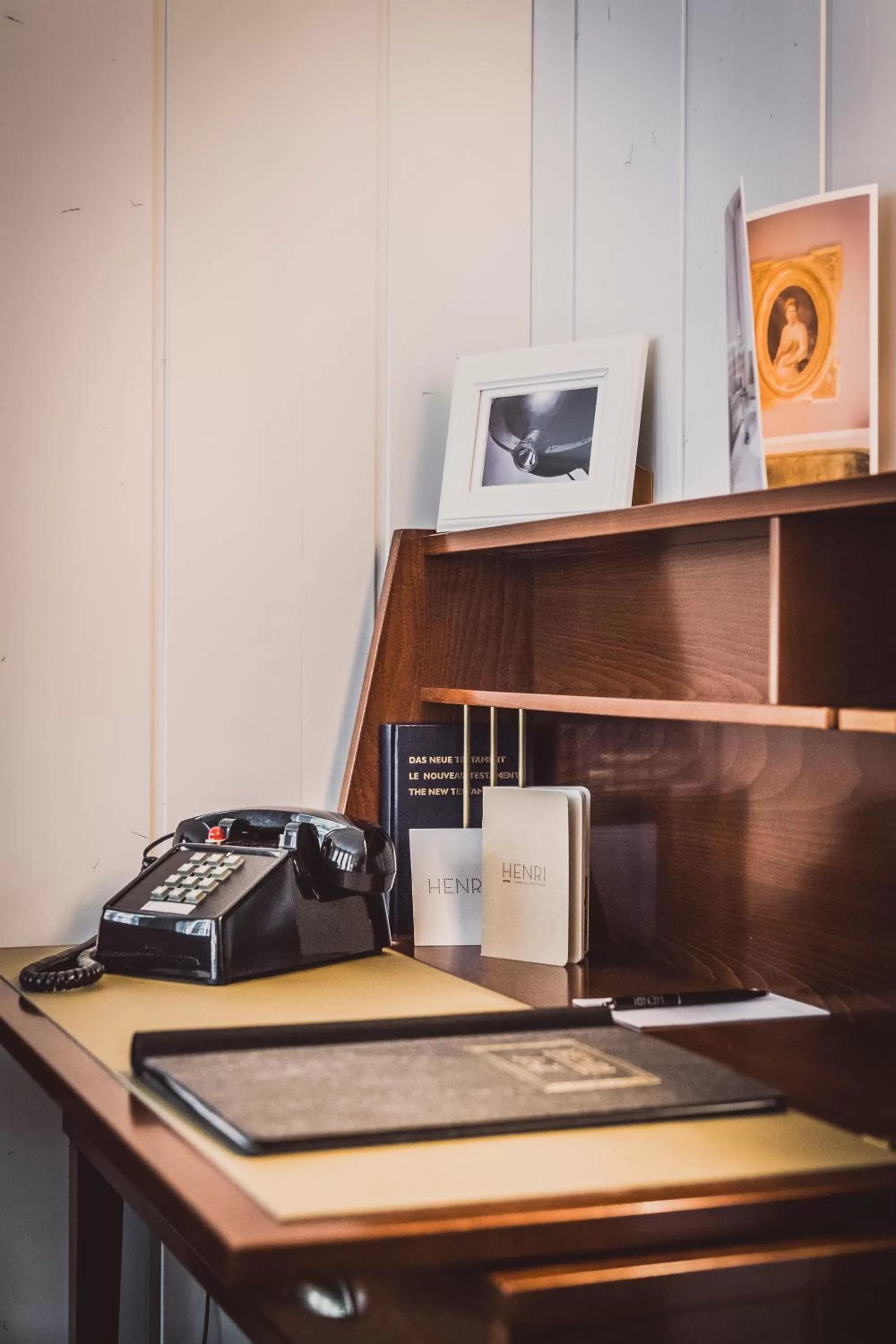 Decorative detail in Henri Hotel Hamburg Downtown