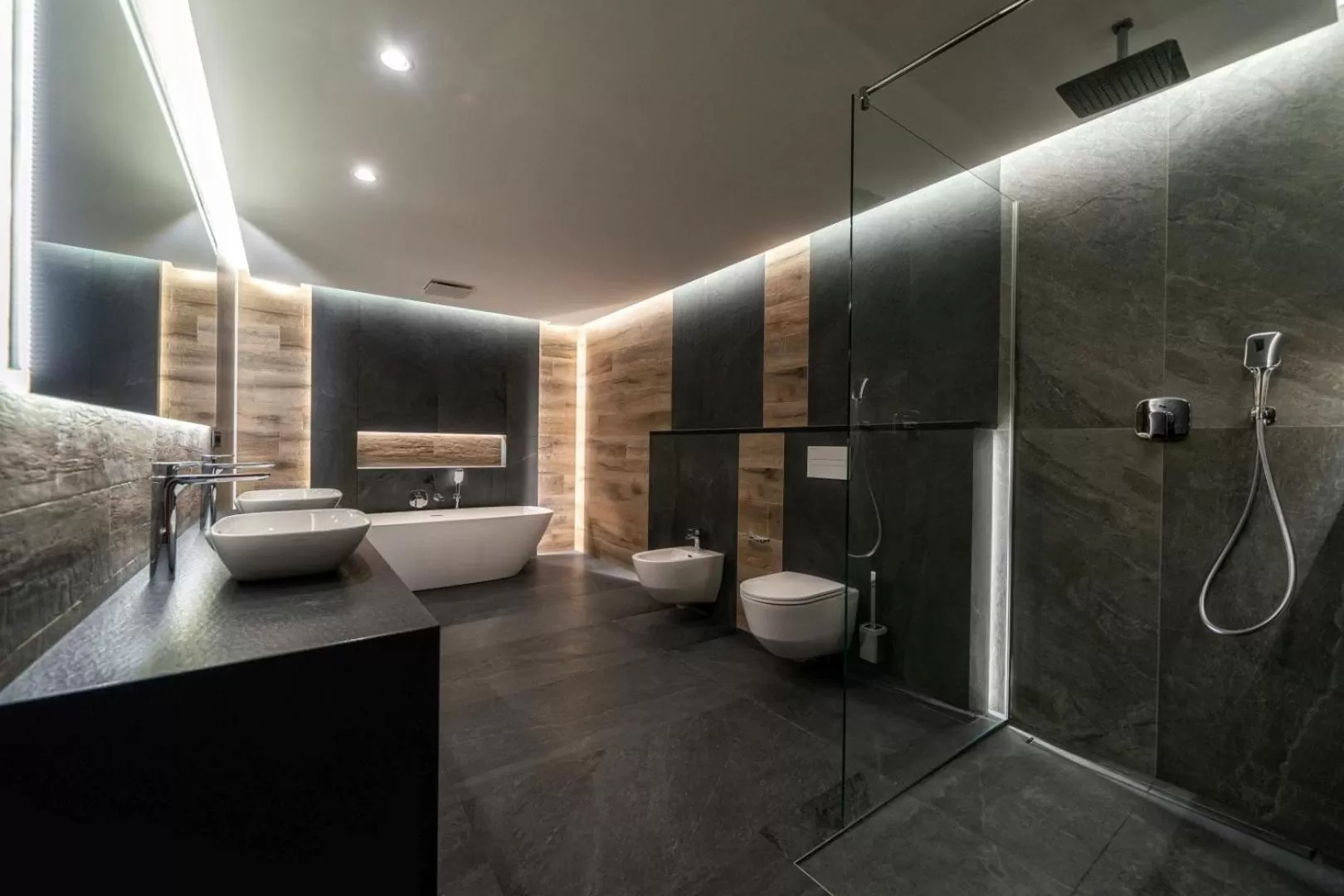 Shower in Hotel META Resort & Vine SPA