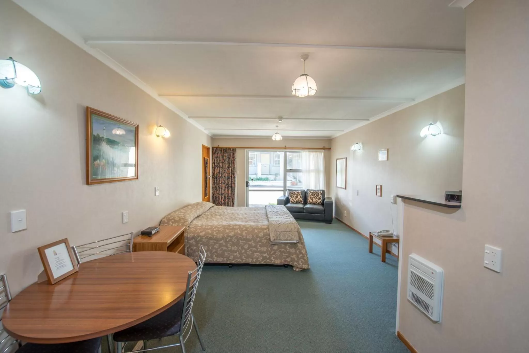 Bed in Amber Court Motel