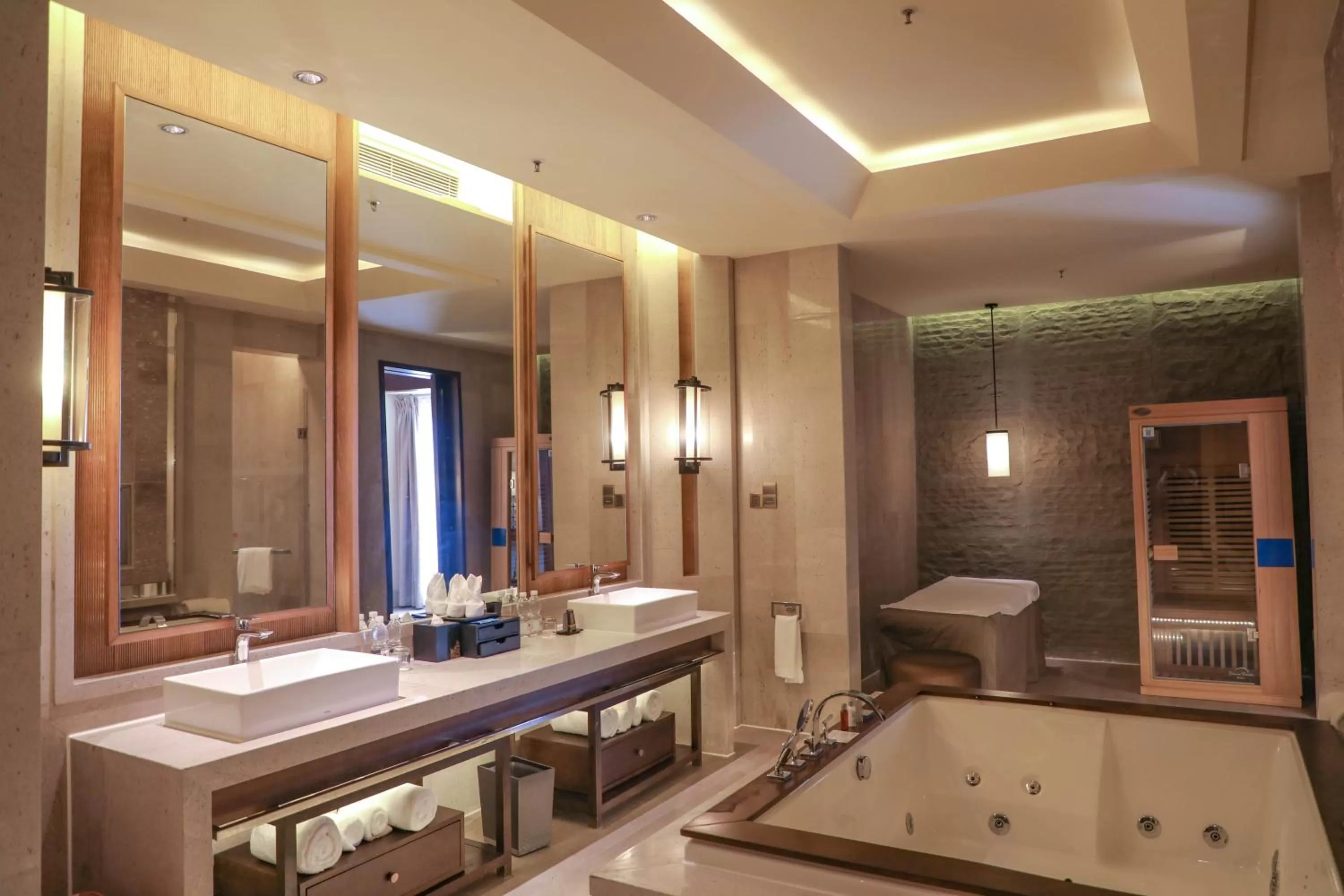 Bathroom in Haikou Marriott Hotel