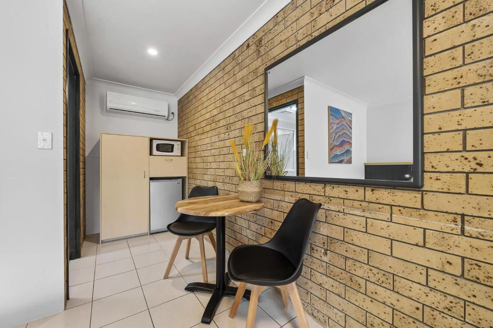 Dining area in Esk Caravan Park & Rail Trail Motel