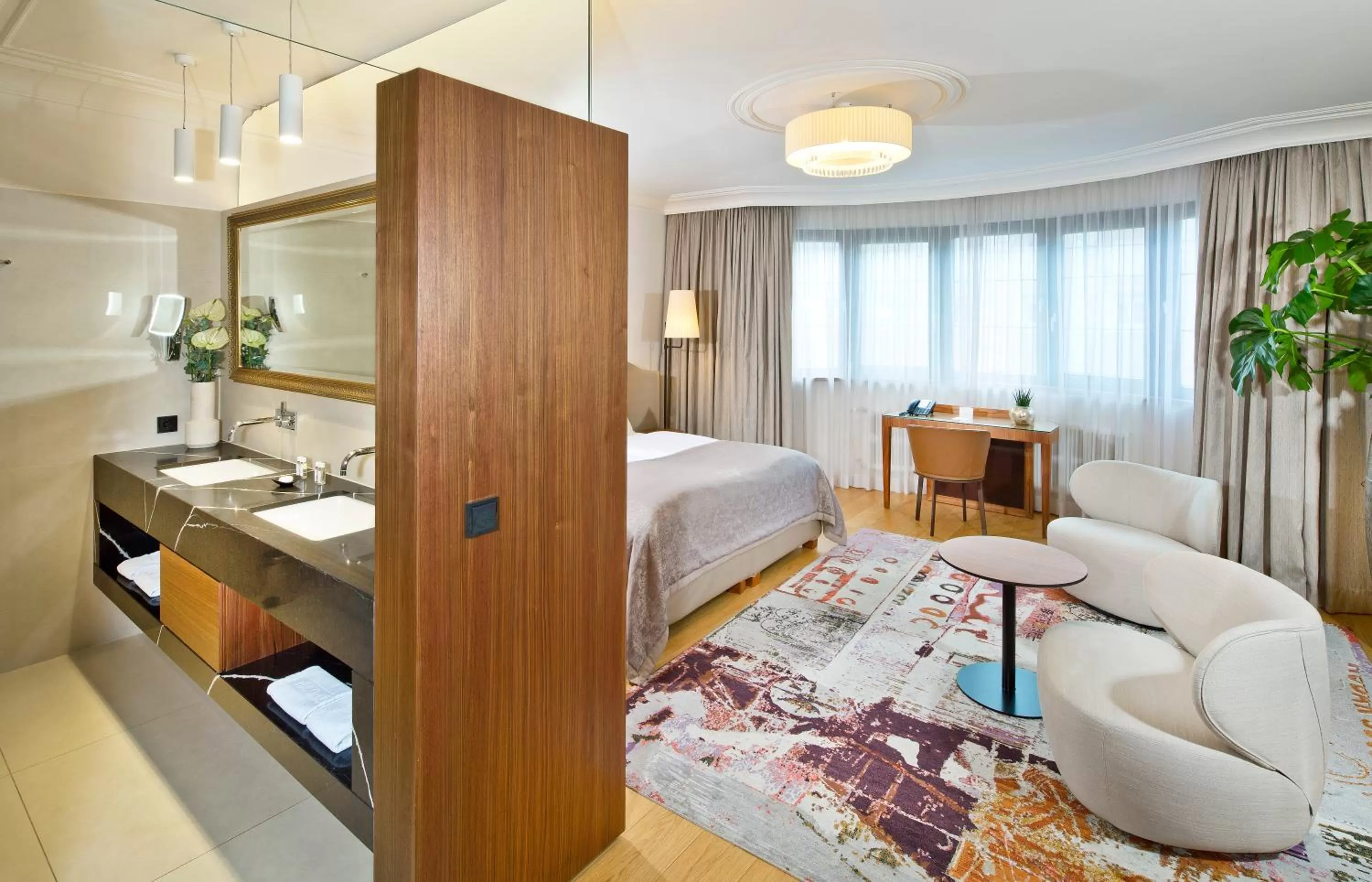 Bed in Hotel Maximilian - Stadthaus Penz