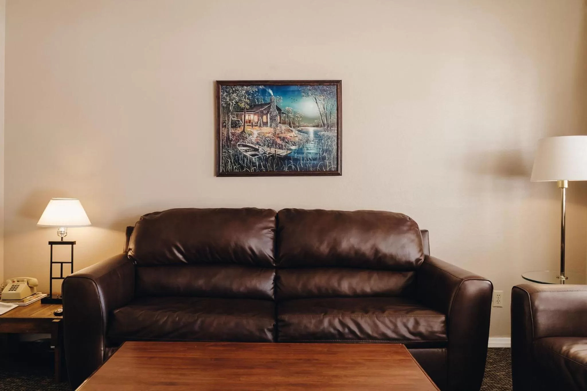 Living room, Seating Area in Vintage Lakeside Inn