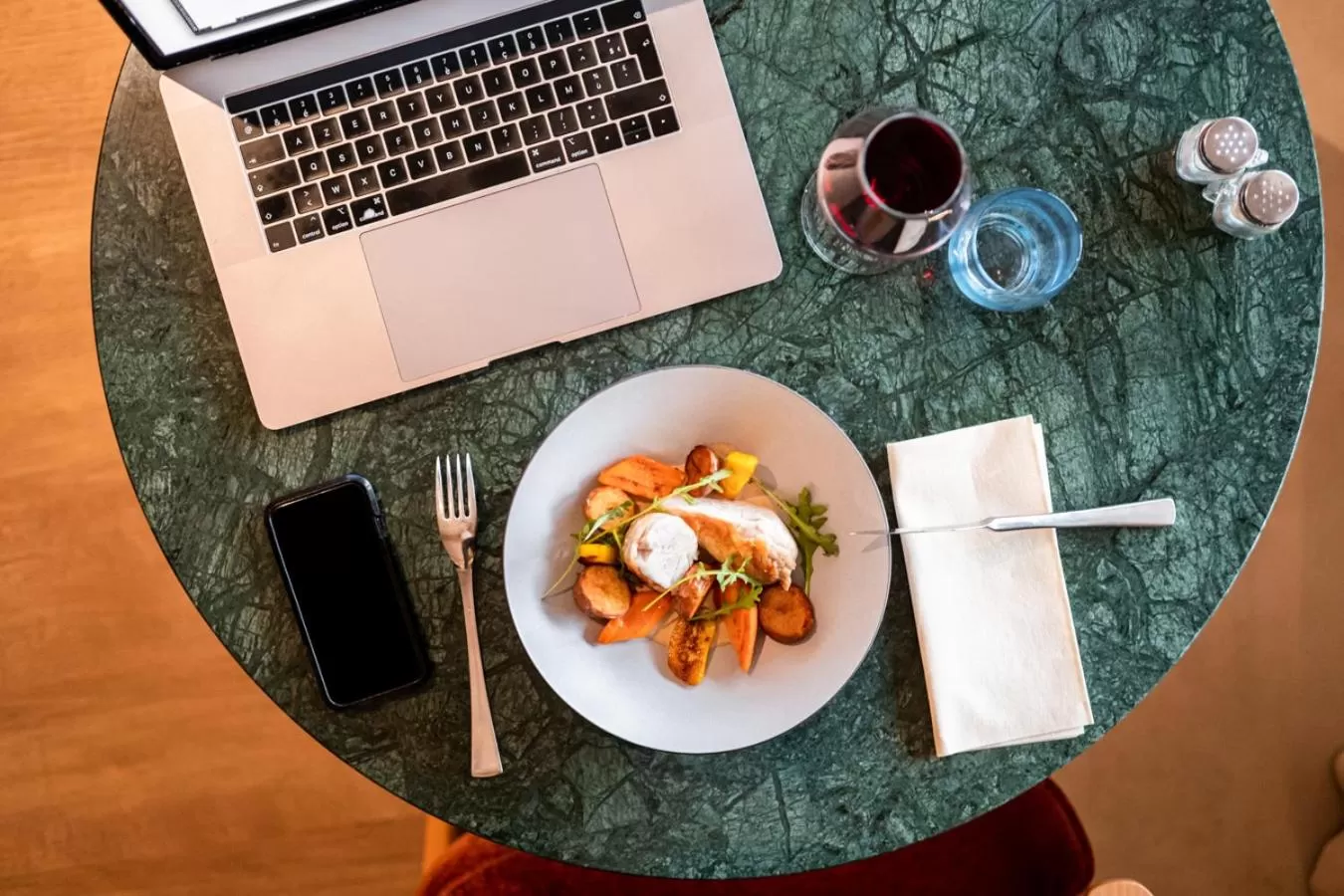 Restaurant/places to eat in Best Western Plus l'Orée Paris Sud