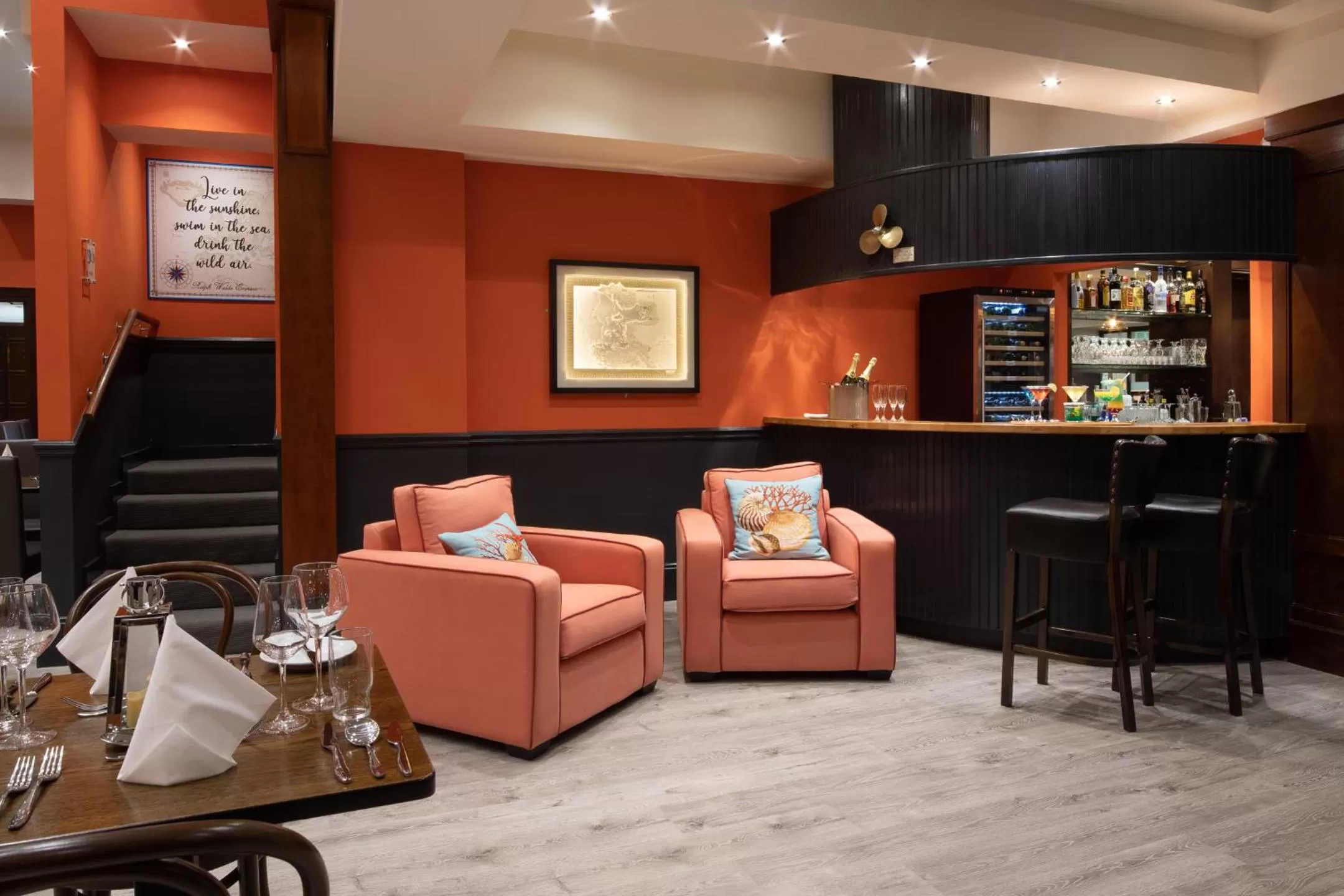 Restaurant/places to eat in The Mariner, Westport