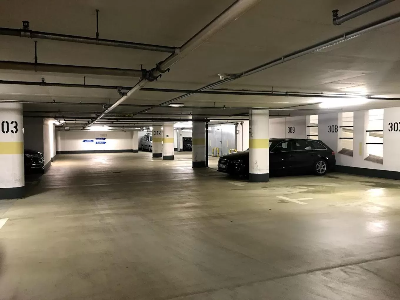 Parking in Apartments am Neuen Theater - Altstadt - Zentral - Küche - Wifi - Powered by Ko-Living