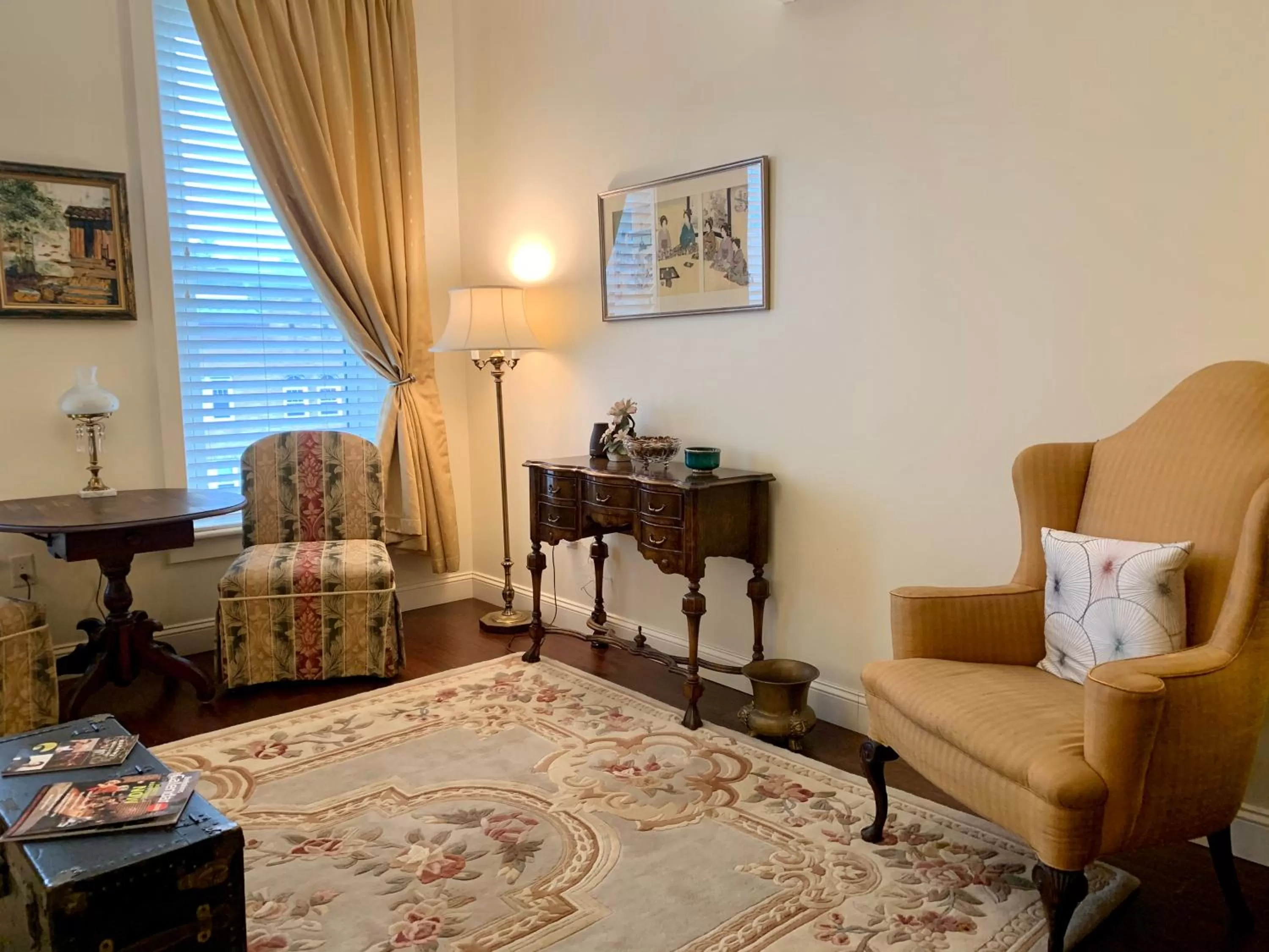 Seating Area in The Barrington