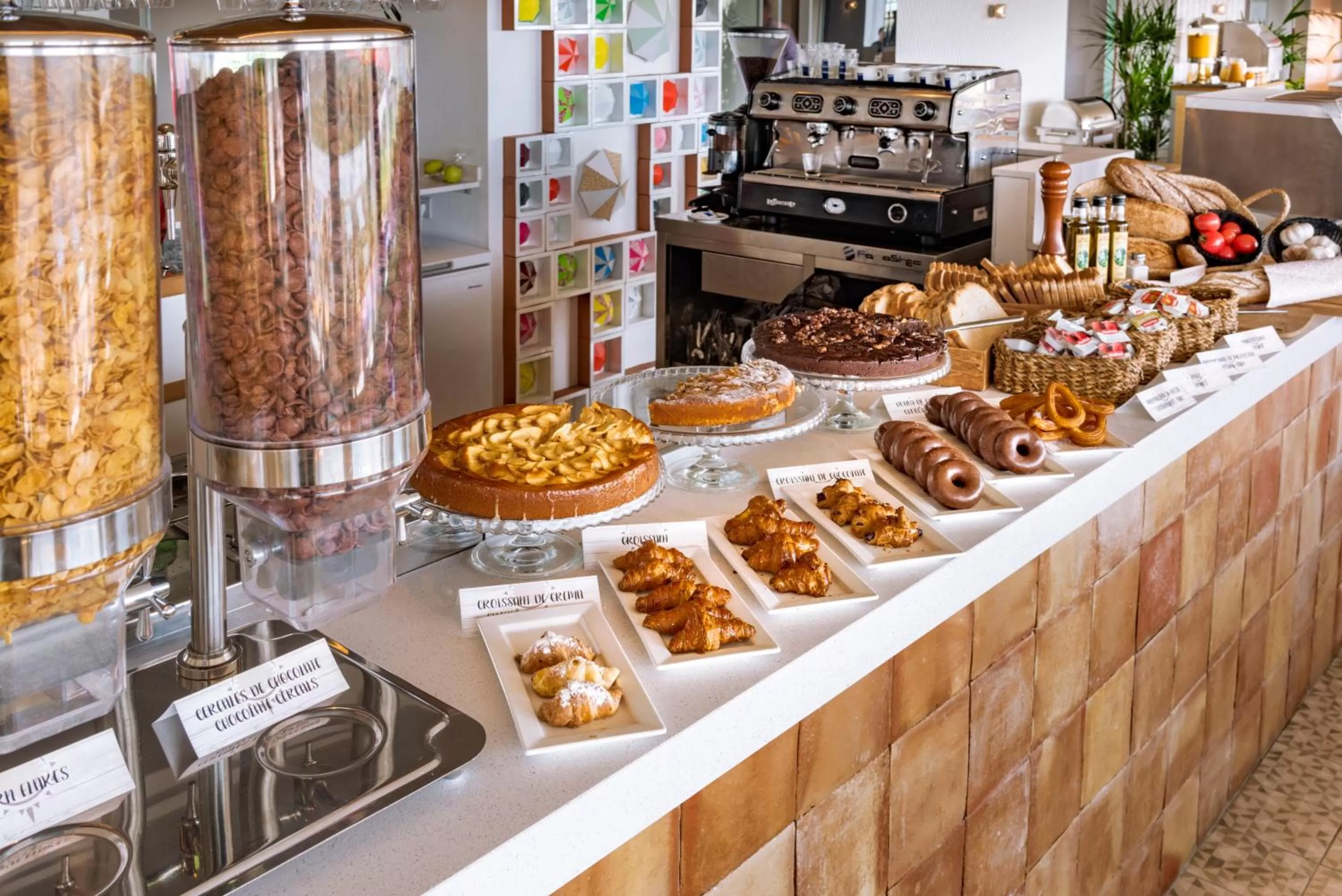 Lounge or bar in Bel Air