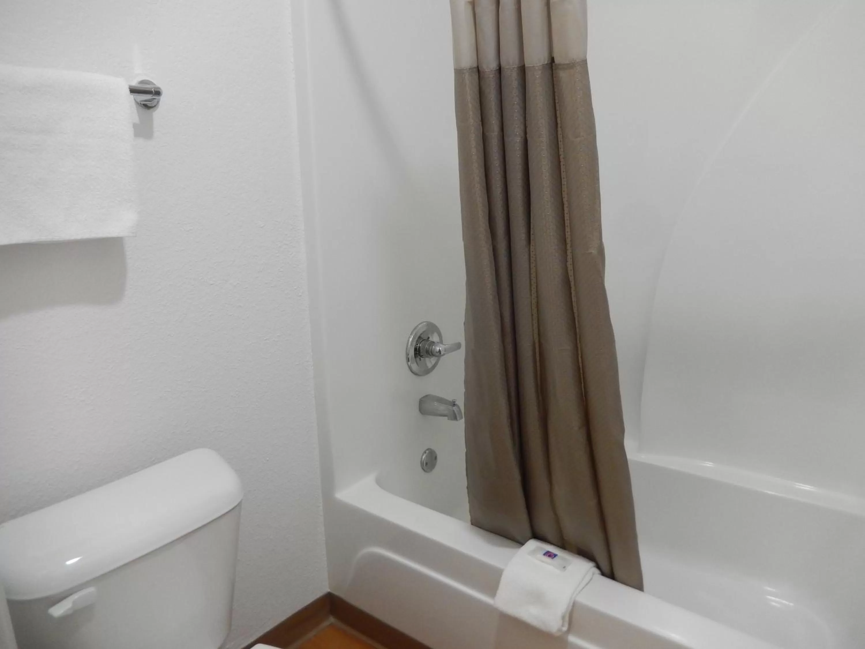 Property building in Motel 6-Moultrie, GA