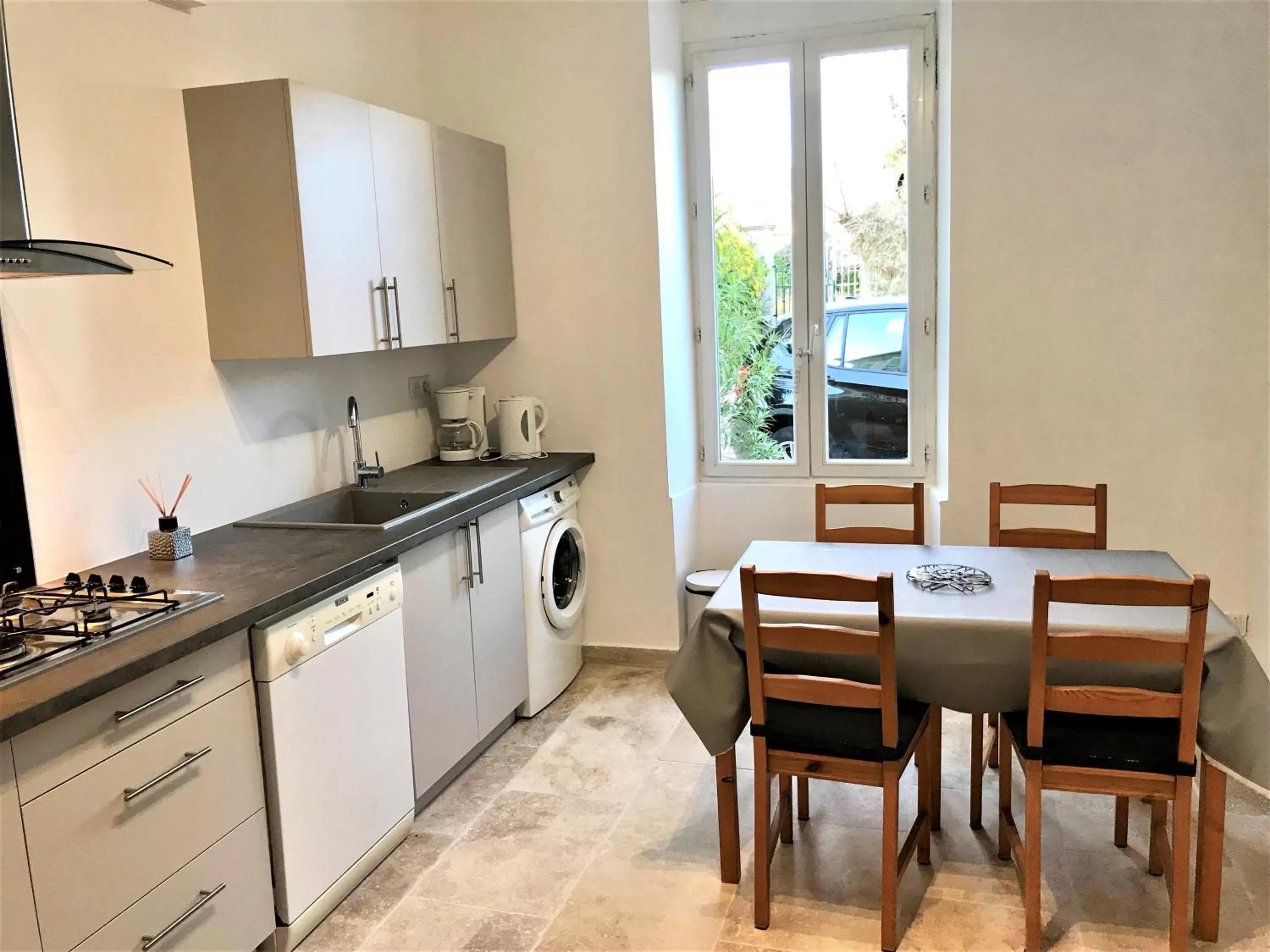 Kitchen or kitchenette in Domaine de l'Aufrene
