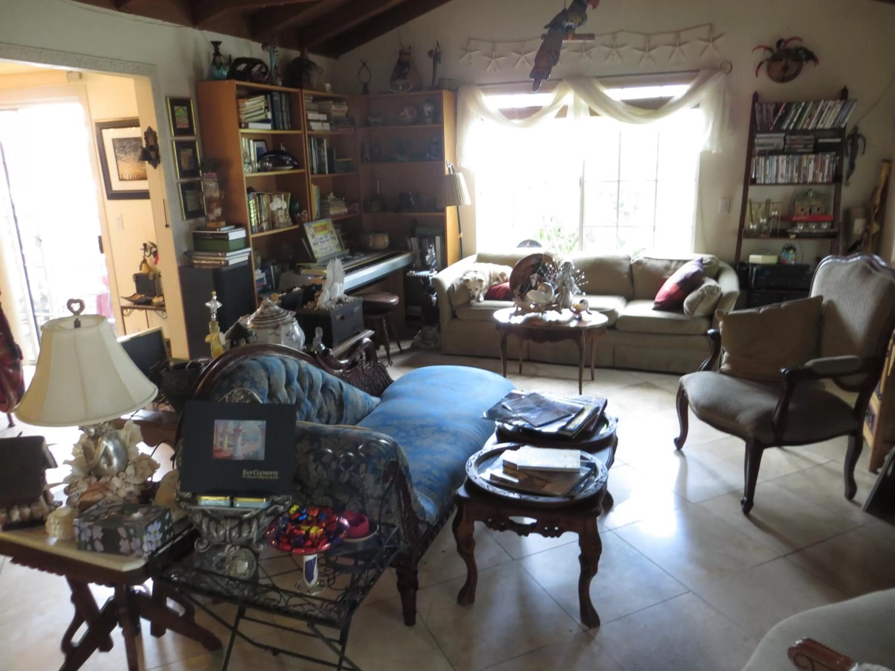 Living room in Always Inn San Clemente Bed & Breakfast by Elevate Rooms
