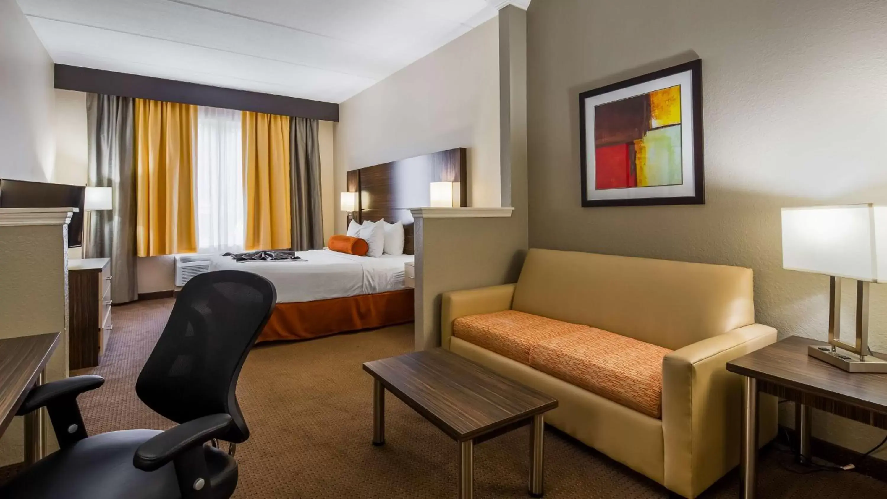 Queen Room with Two Queen Beds and Bath Tub - Disability Accessible in Best Western Airport Inn & Suites Queen Room with Two Queen Beds and Bath Tub - Disability Accessible in Best Western Airport Inn & Suites