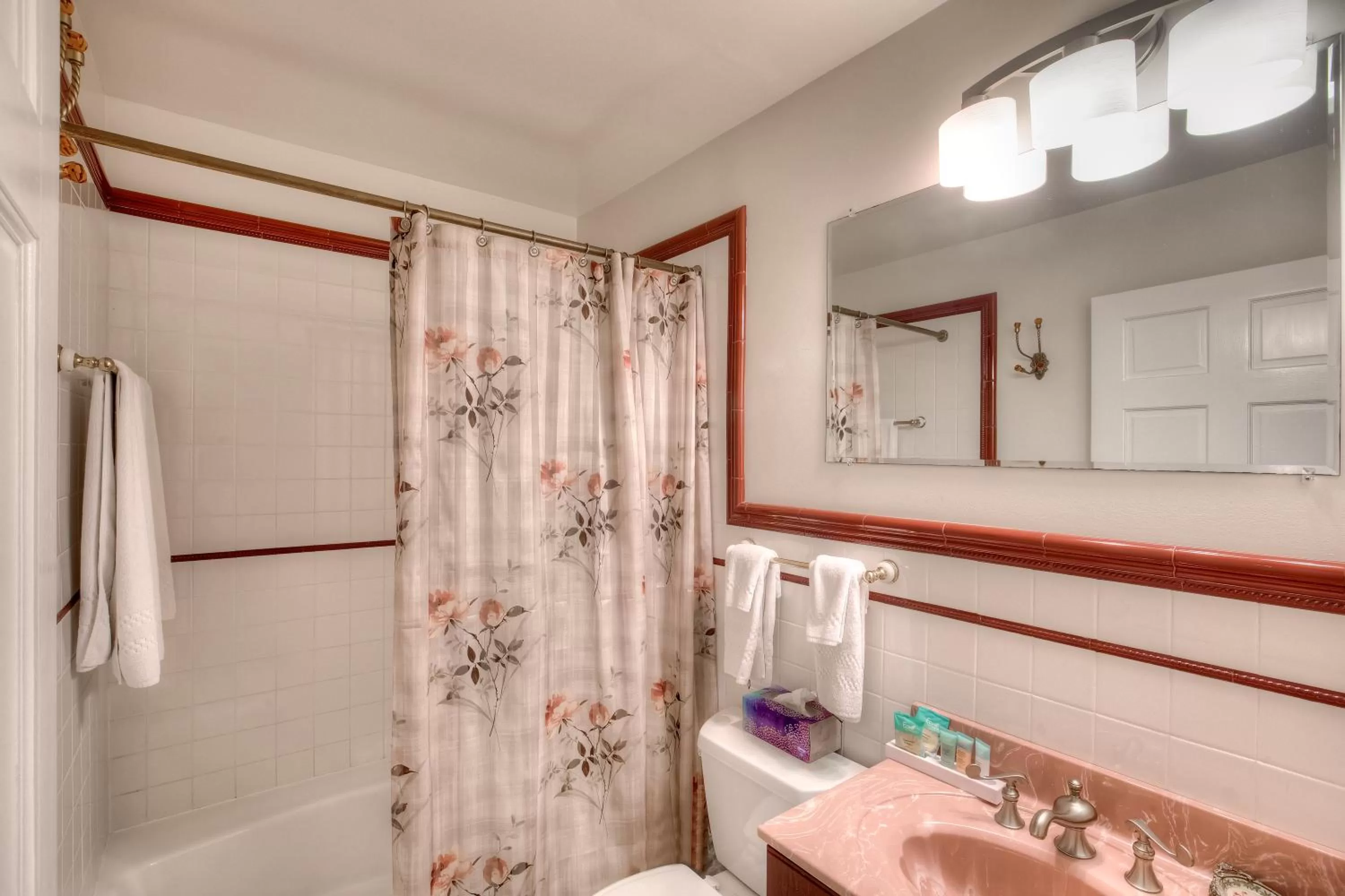 Shower in Elaine's Cape May Boutique Hotel