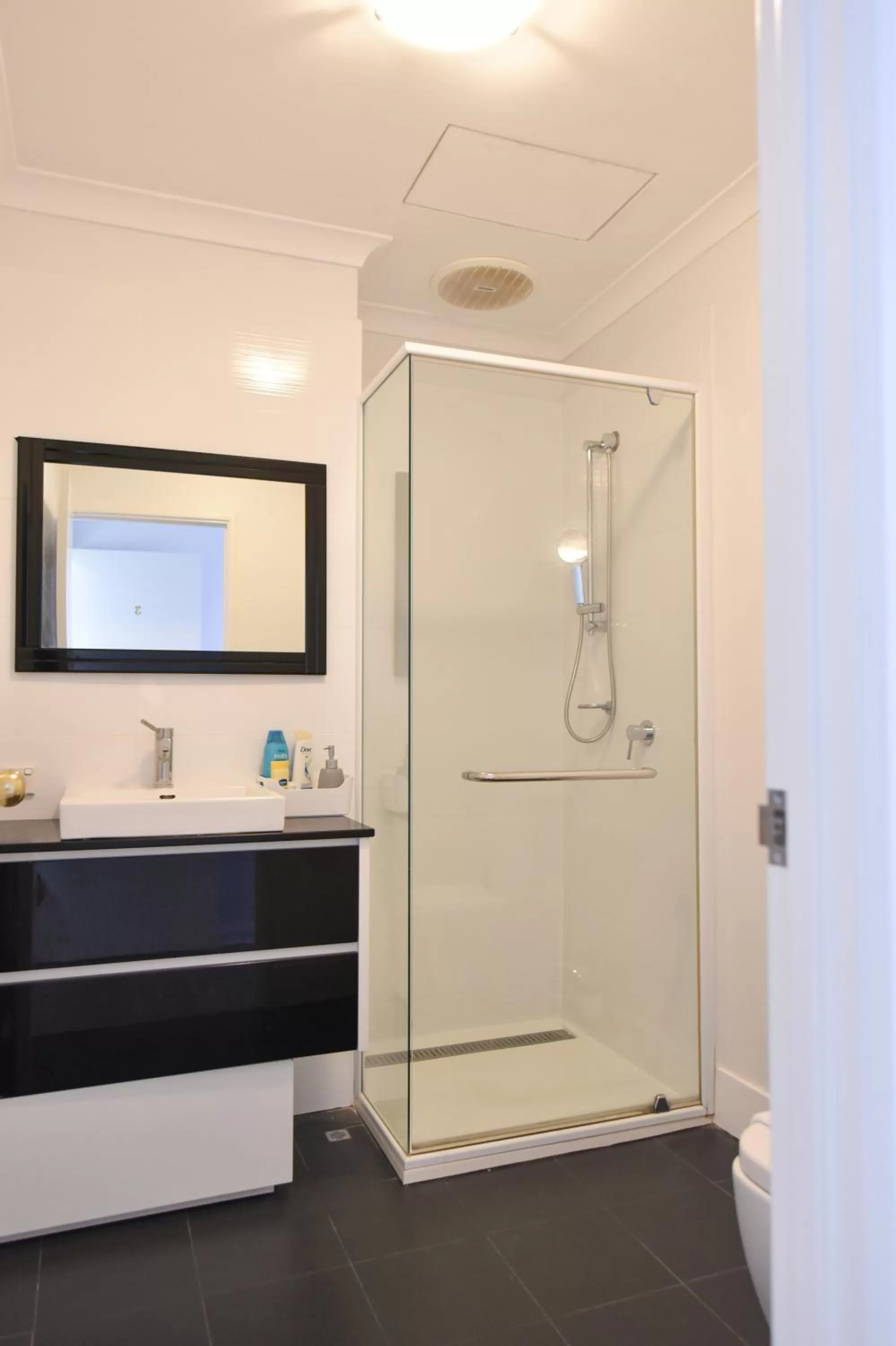 Shower in Ganesha Wellness Spa