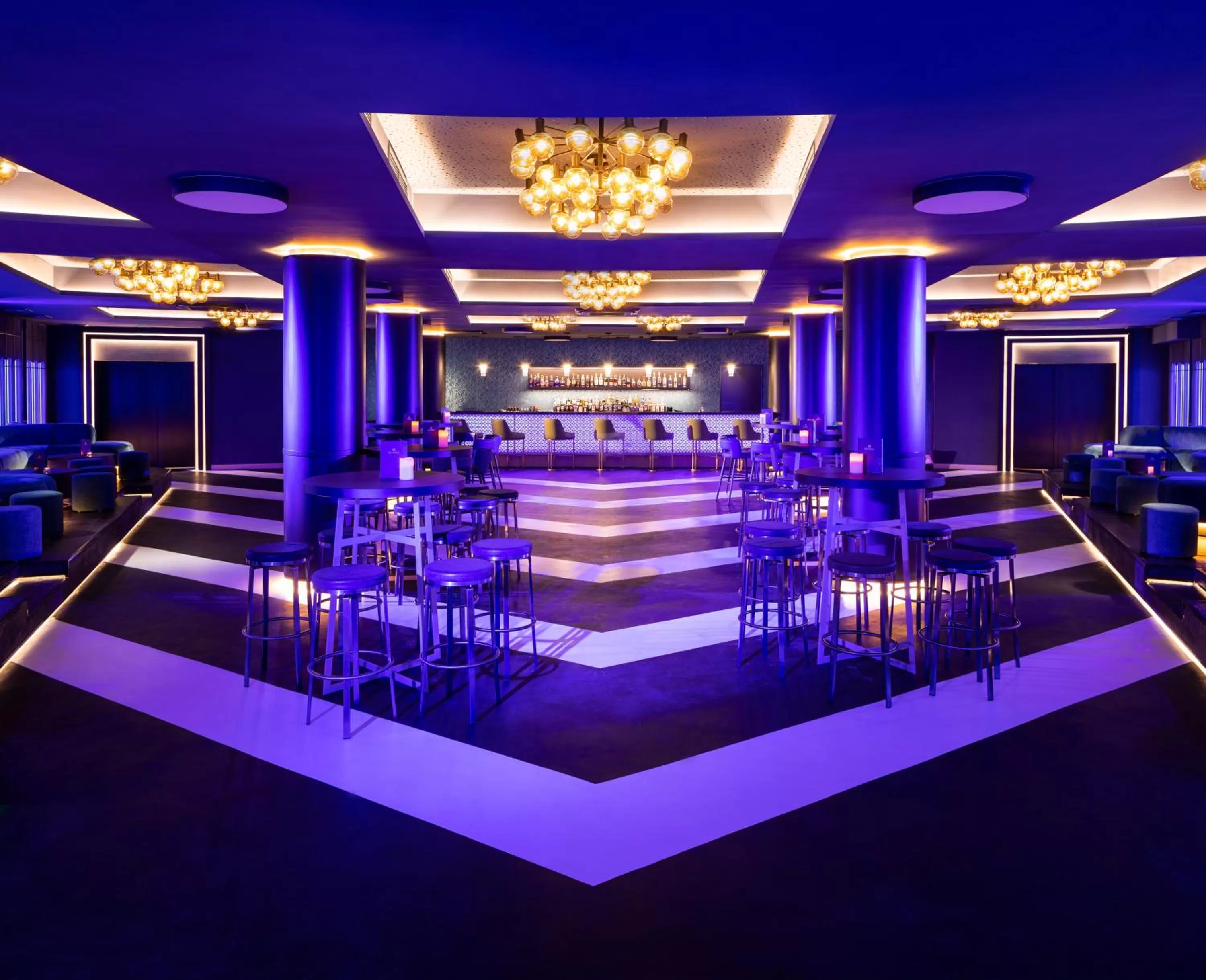 Nightclub / DJ in Kings' Valley Medical & Spa Hotel