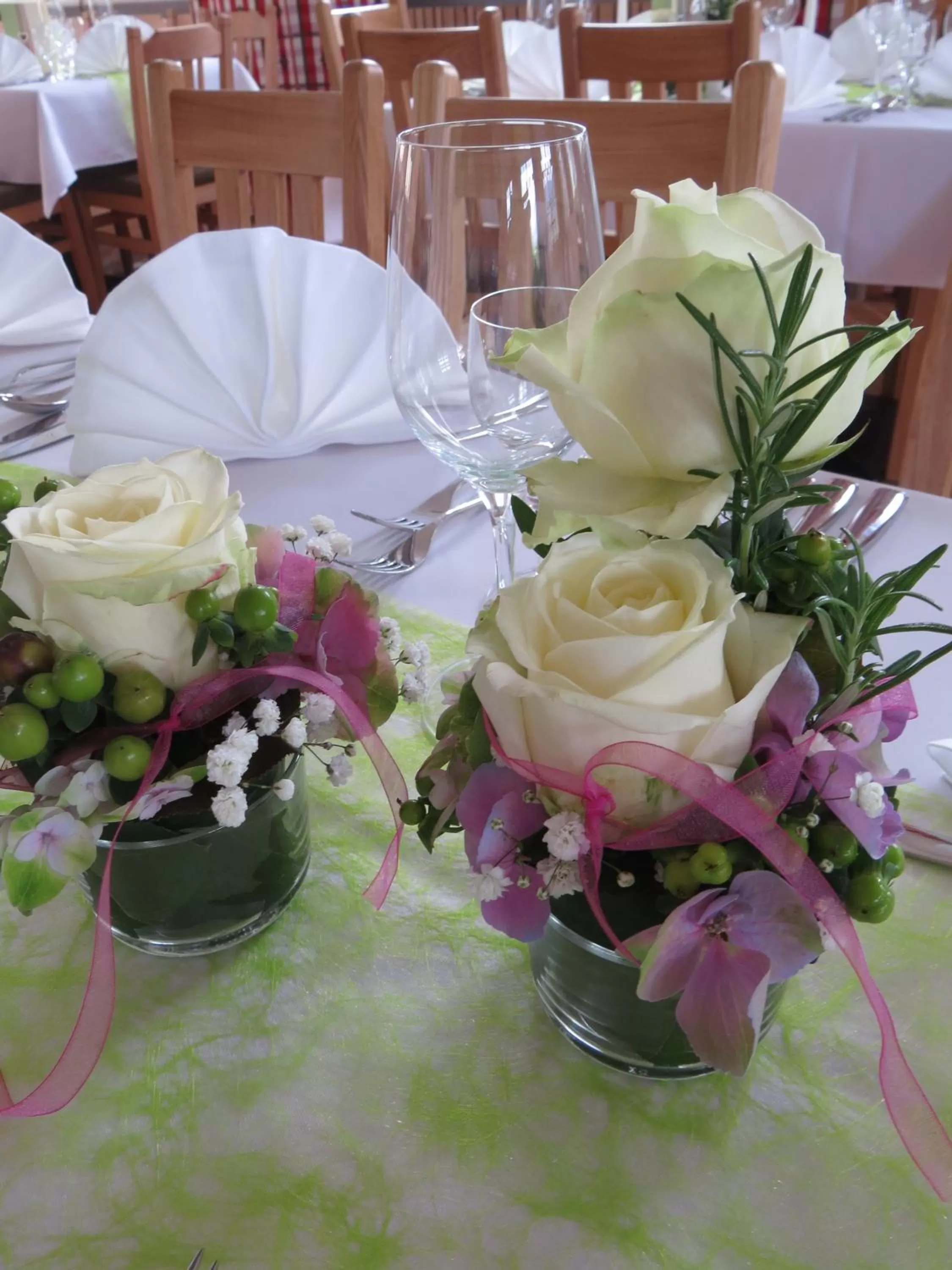 Restaurant/places to eat in Hotel Loy