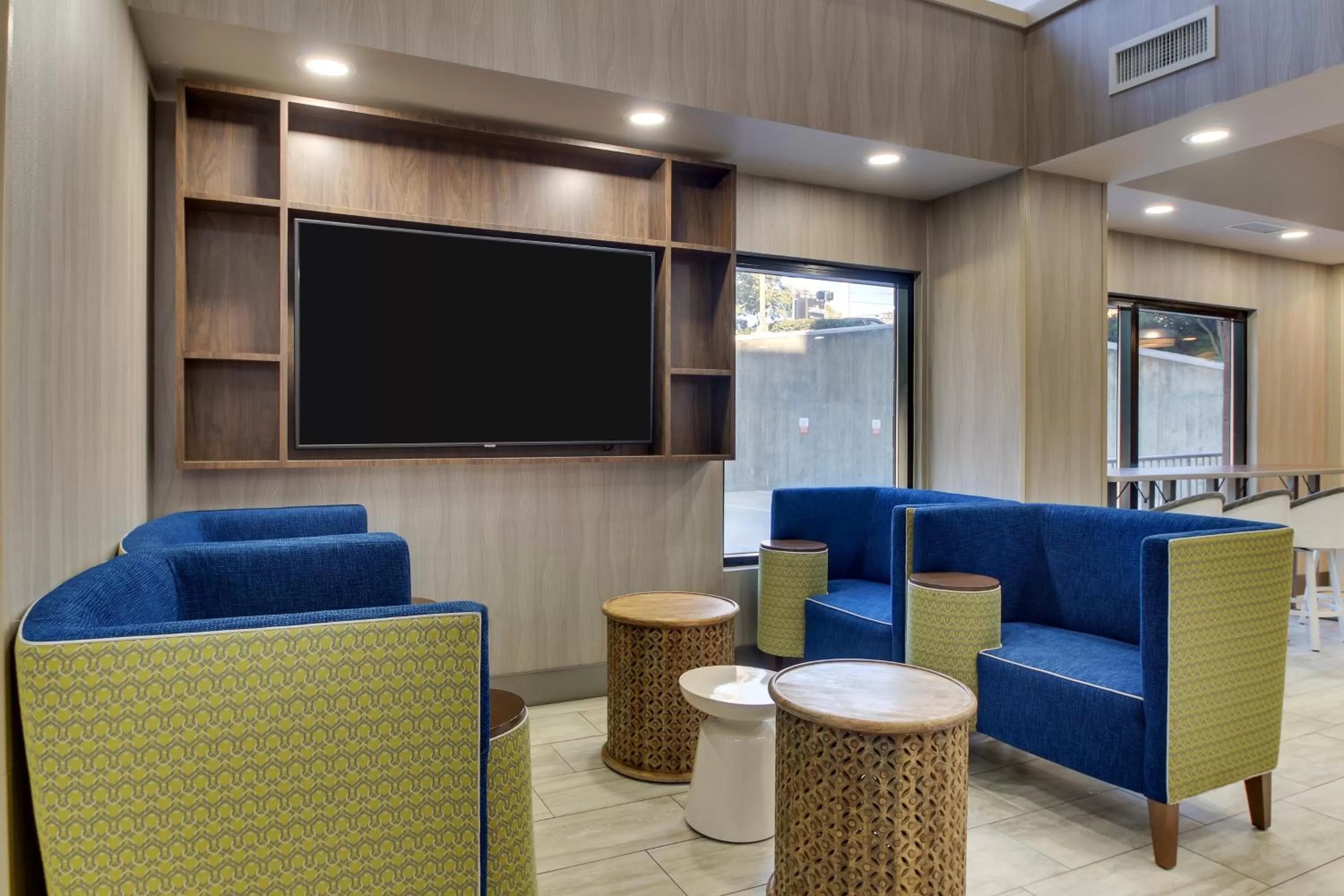 Property building in Holiday Inn Express & Suites Atlanta Perimeter Mall Hotel by IHG