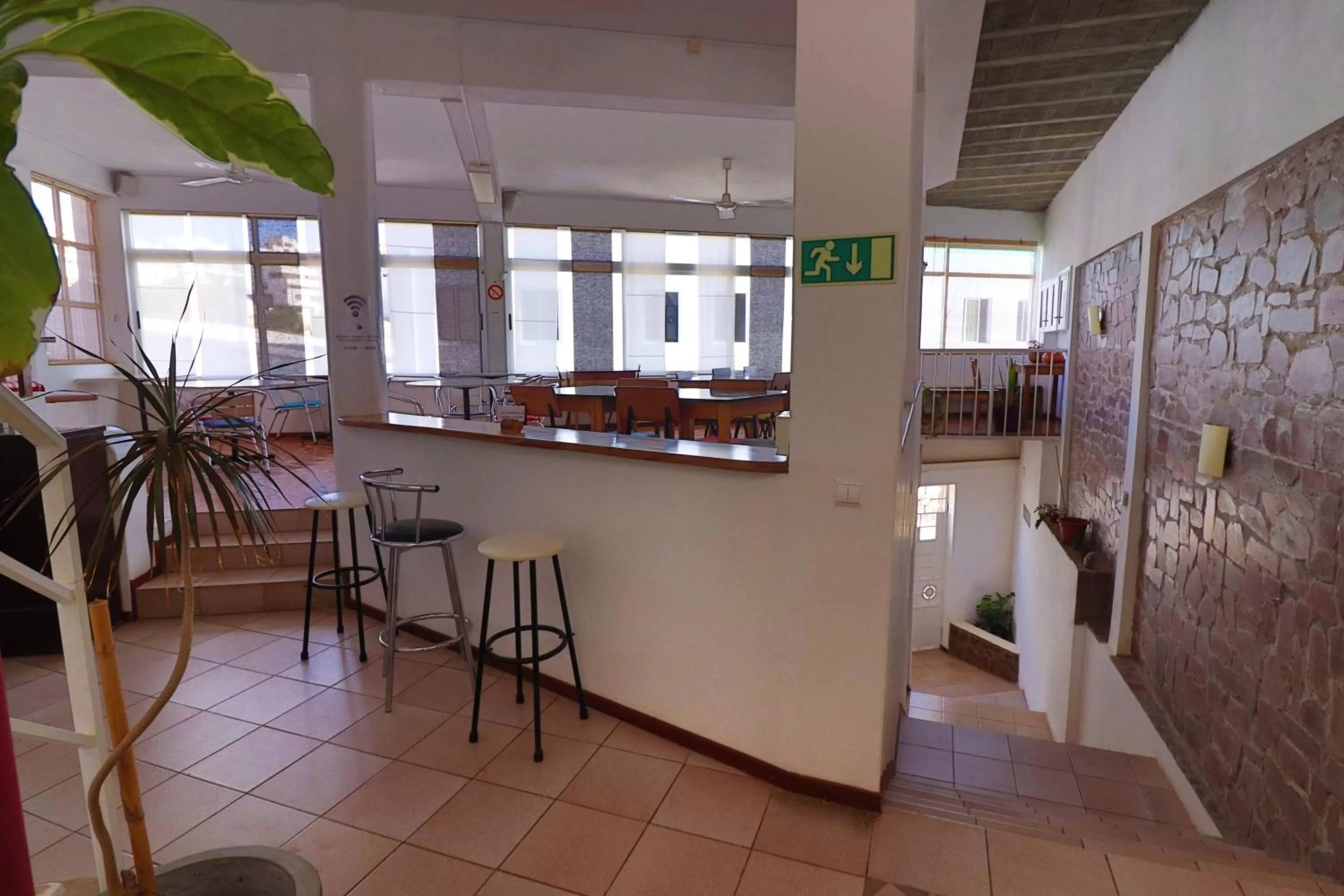 Restaurant/places to eat in Residencial Che Guevara B & B Stop over