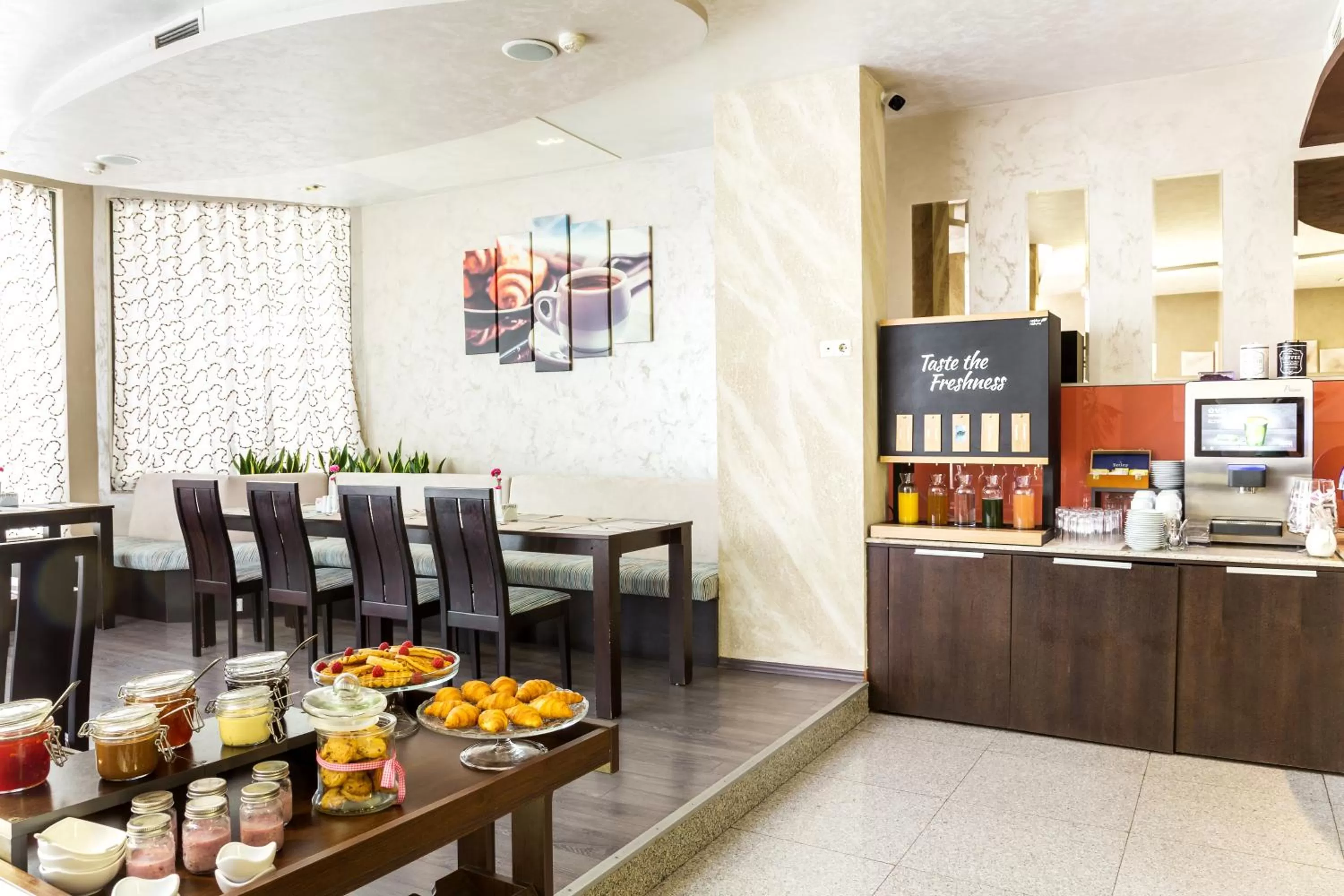 Restaurant/places to eat in City Avenue Hotel by HMG-Free Parking-Free Wi-Fi