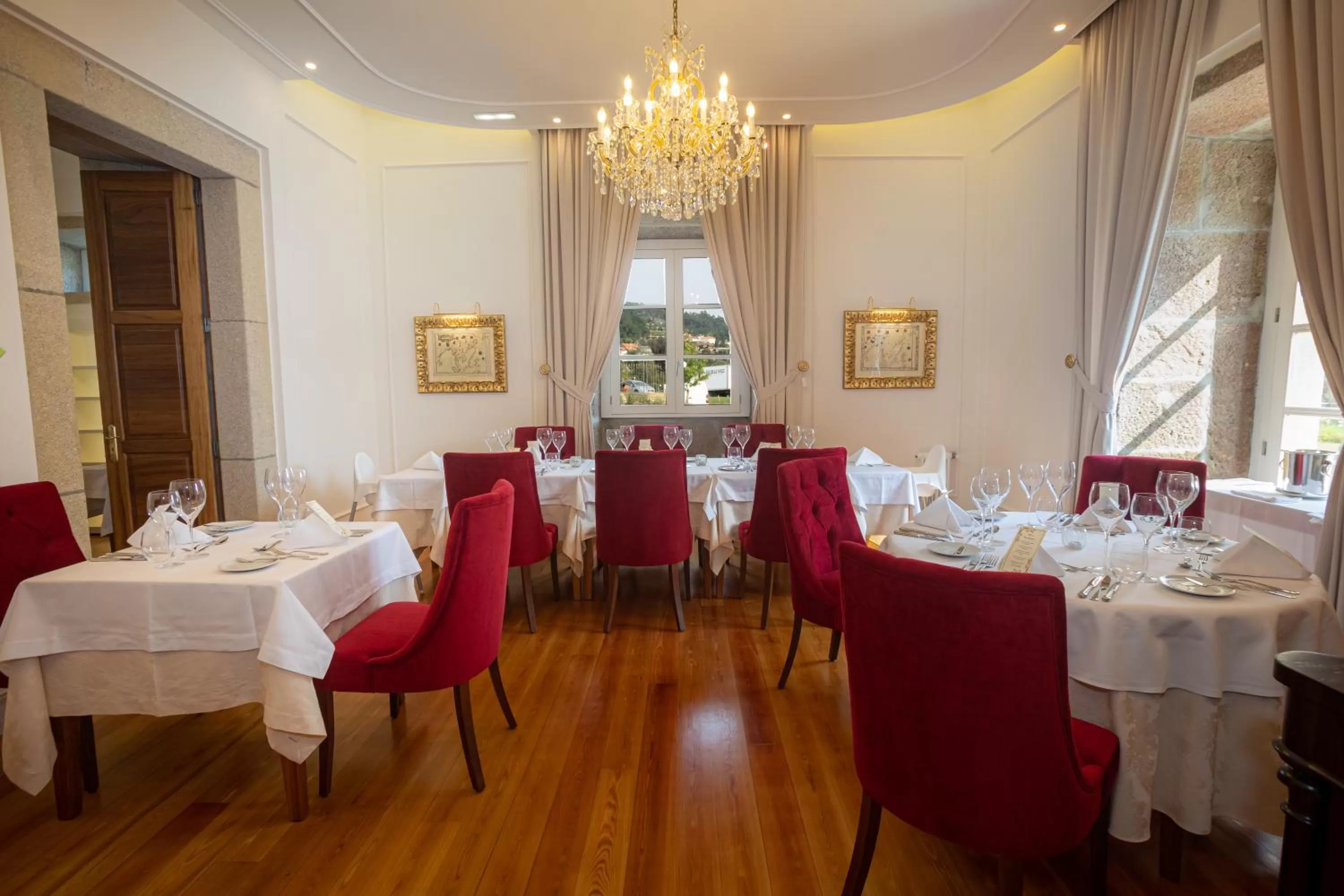 Restaurant/places to eat in Solar do Requeijo by Luna Hotels & Resorts